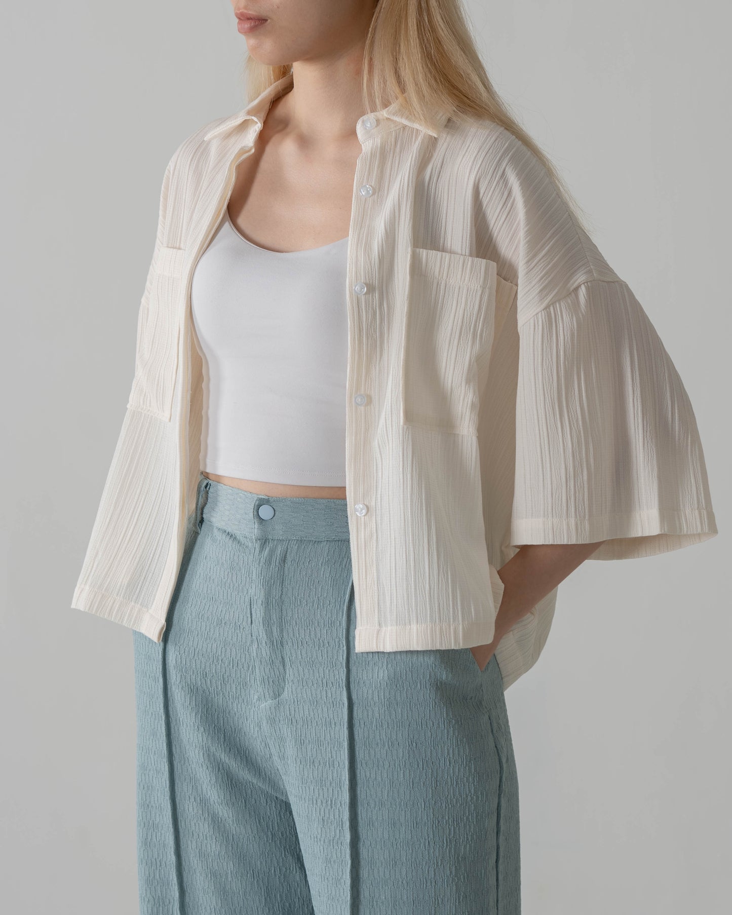 
                  
                    Jacquard SS Shirt Cream【L23-20CM】
                  
                