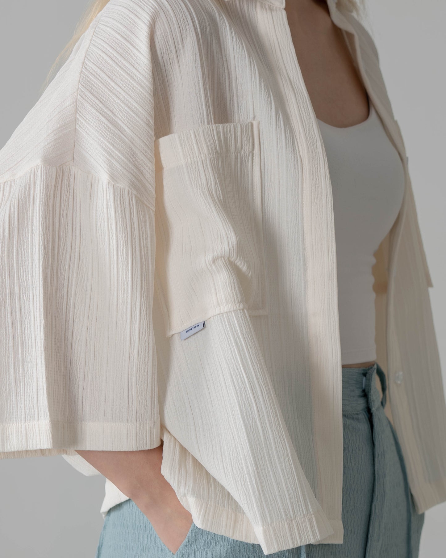 
                  
                    Jacquard SS Shirt Cream【L23-20CM】
                  
                