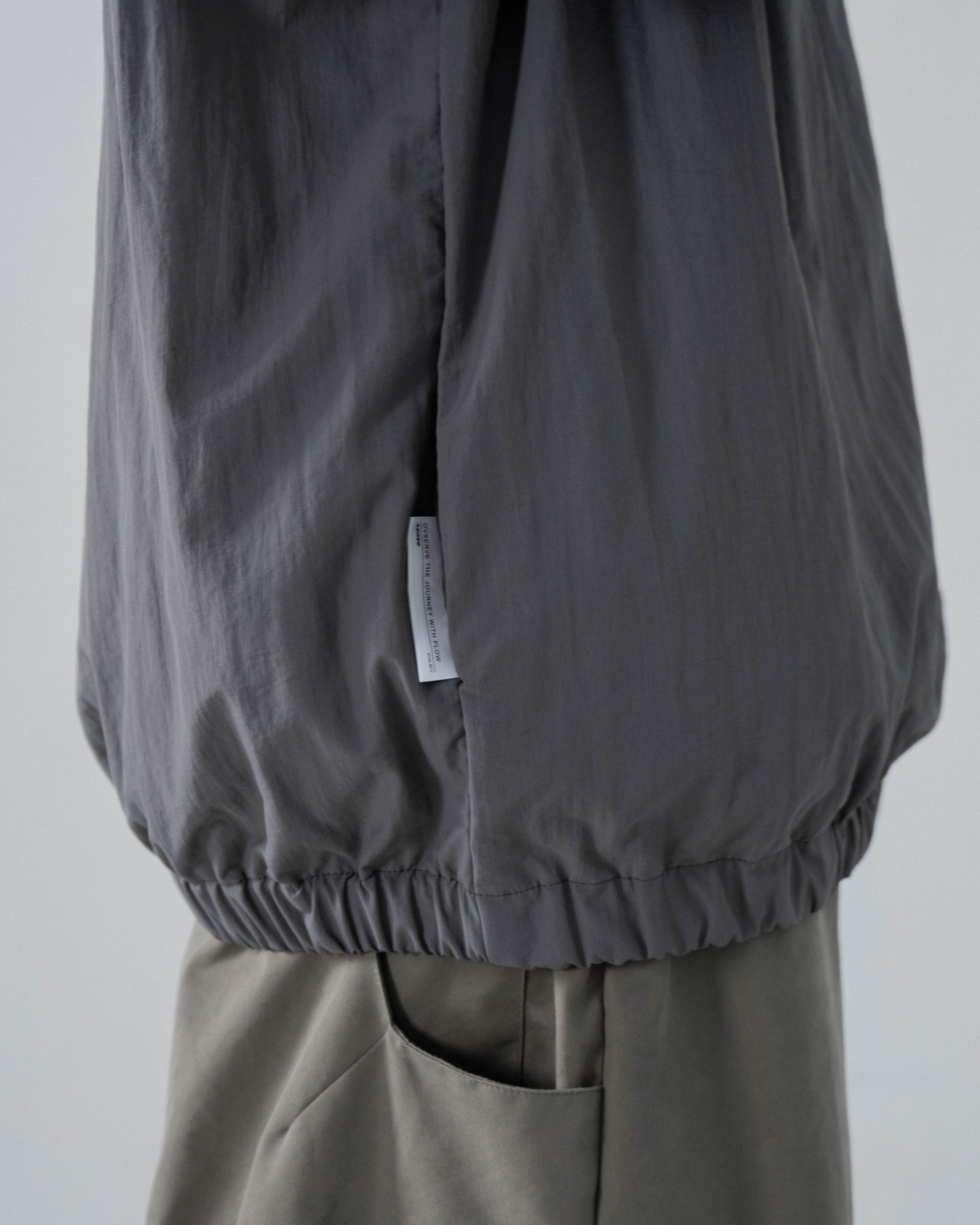 
                  
                    Mockneck Nylon Sweater Ash Grey【M23-48AG】
                  
                