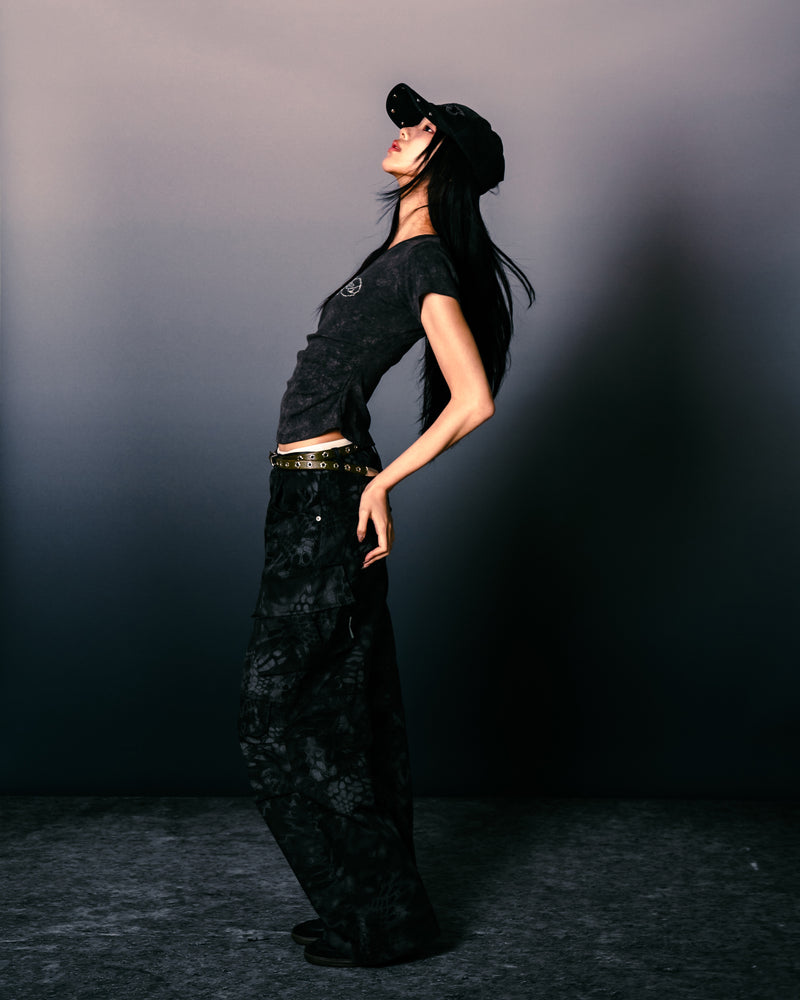 
                  
                    "Annexes" Rhinestone Contour Tee Washed Black【L25-T06WB】
                  
                