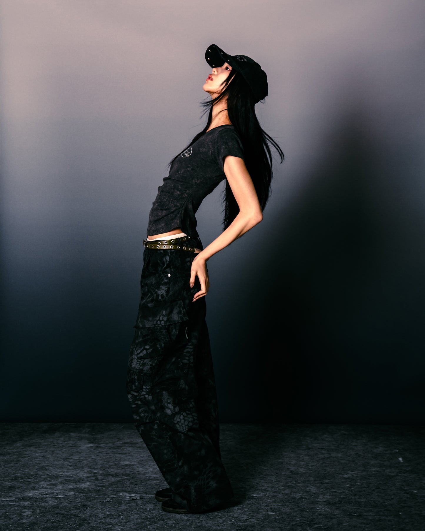 
                  
                    "Annexes" Rhinestone Contour Tee Washed Black【L25-T06WB】
                  
                