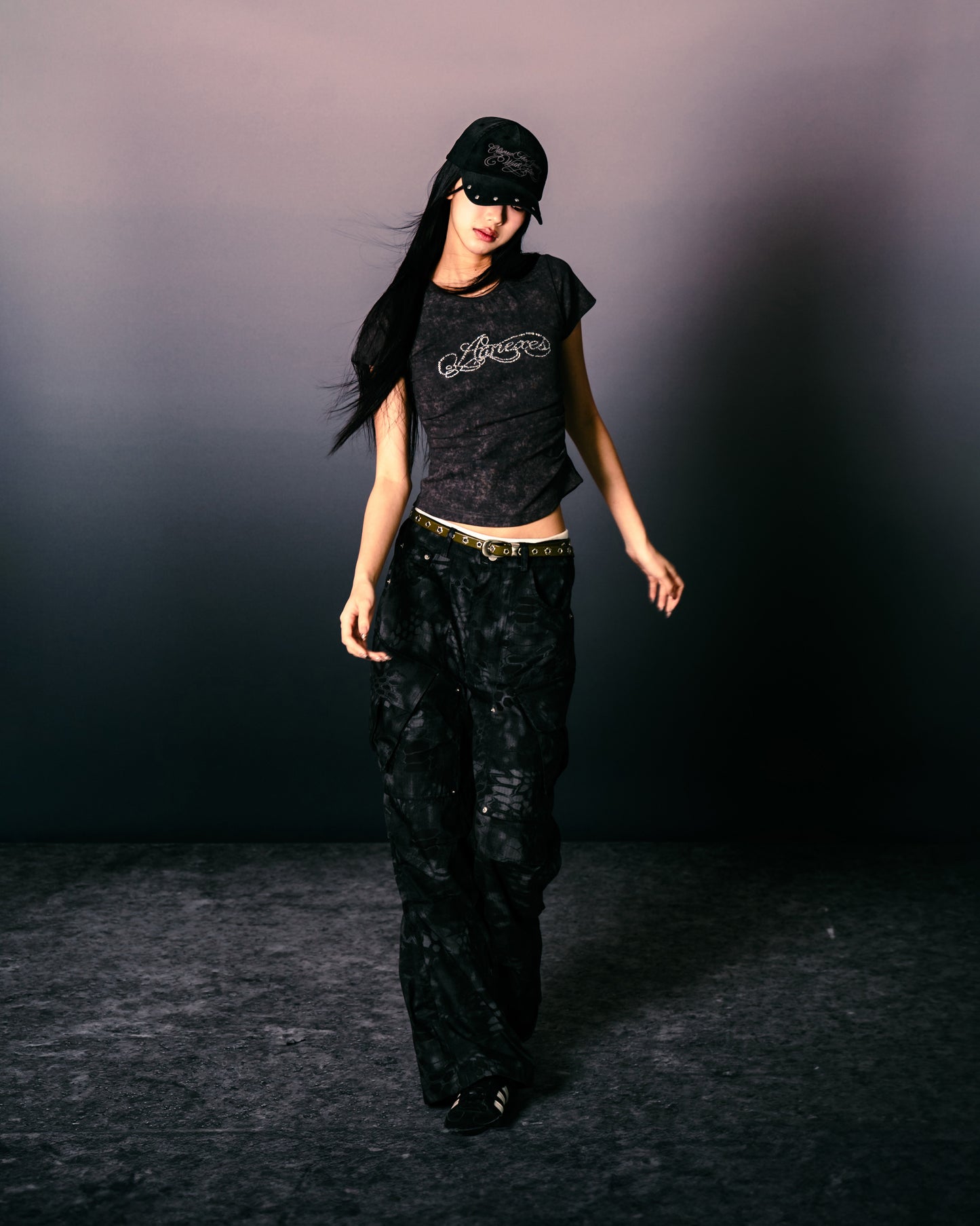 
                  
                    "Annexes" Rhinestone Contour Tee Washed Black【L25-T06WB】
                  
                
