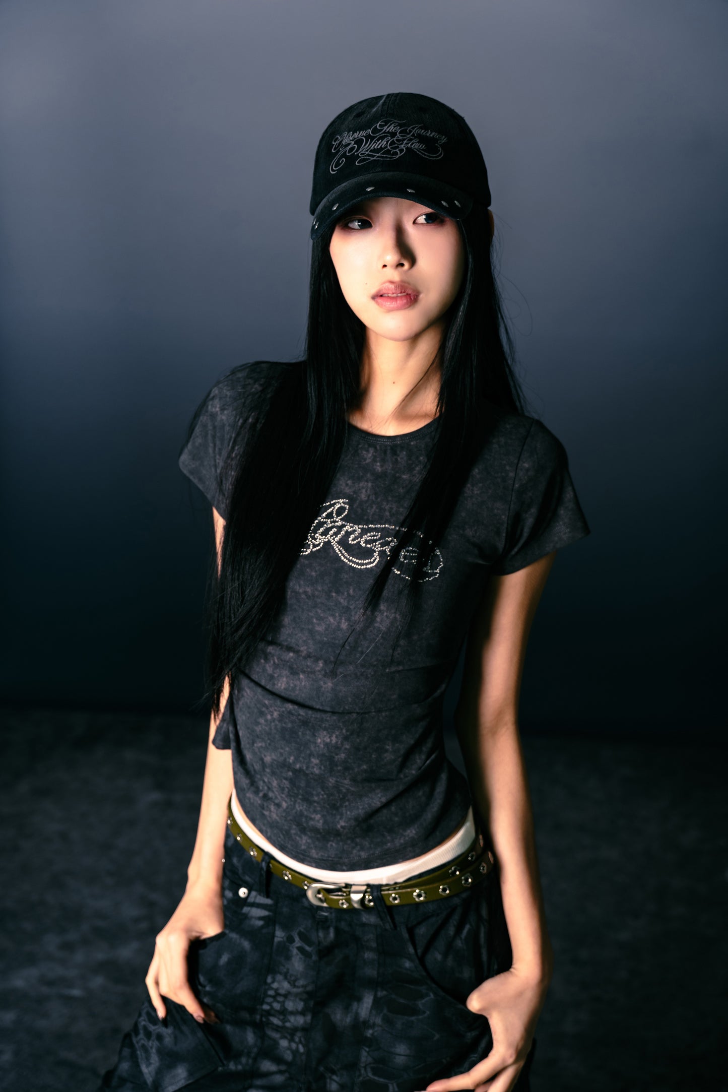 
                  
                    "Annexes" Rhinestone Contour Tee Washed Black【L25-T06WB】
                  
                