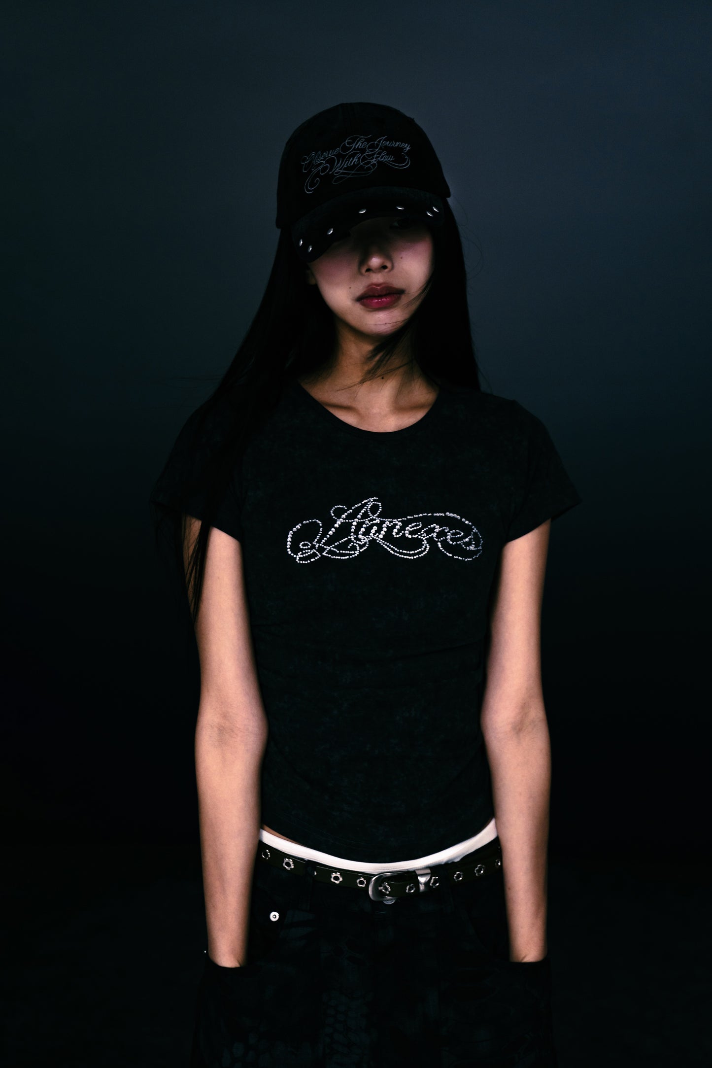 
                  
                    "Annexes" Rhinestone Contour Tee Washed Black【L25-T06WB】
                  
                