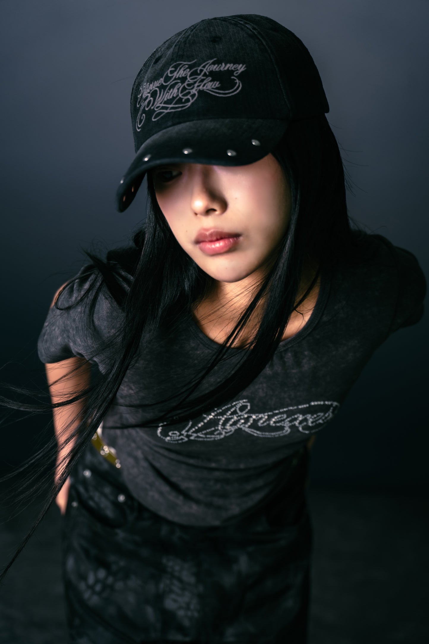 
                  
                    "Annexes" Rhinestone Contour Tee Washed Black【L25-T06WB】
                  
                
