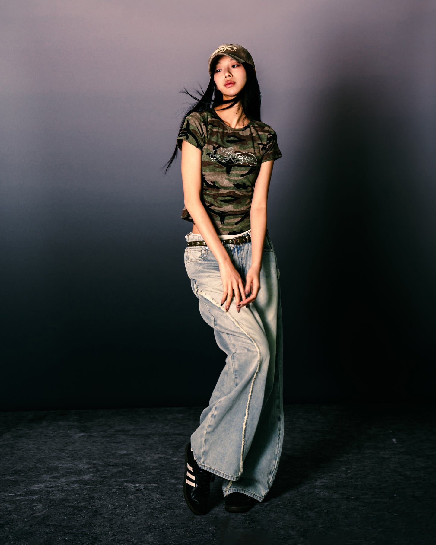 
                  
                    "Annexes" Rhinestone Contour Tee Camo【L25-T06CM】
                  
                