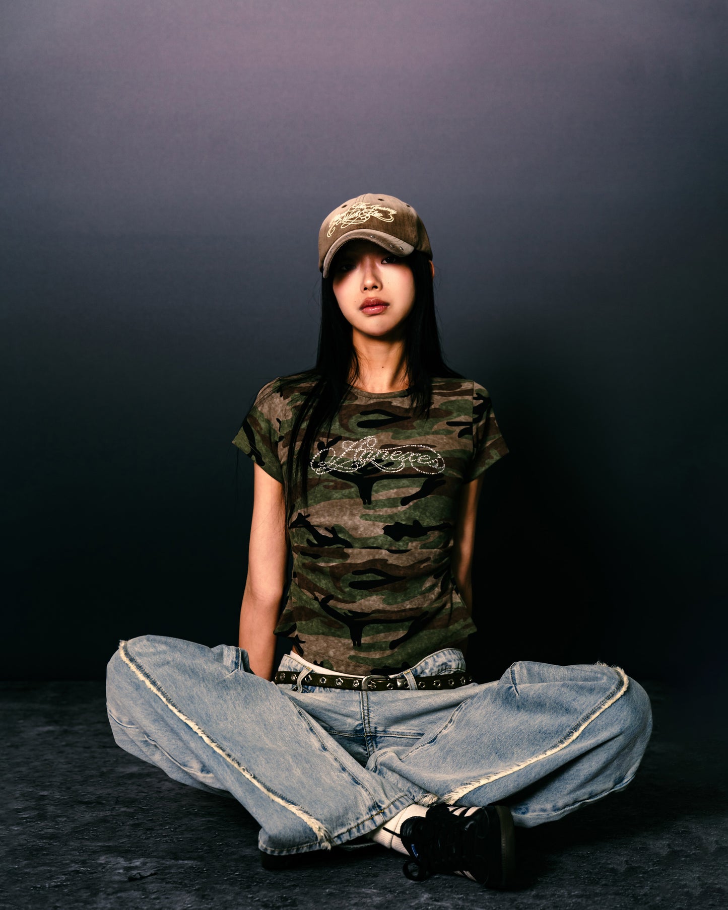 
                  
                    "Annexes" Rhinestone Contour Tee Camo【L25-T06CM】
                  
                