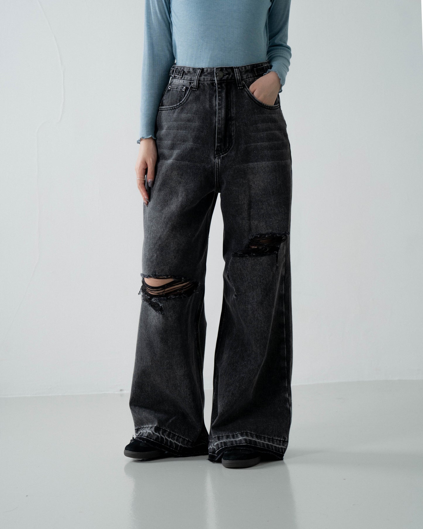 
                  
                    Low Rise Baggy Jeans Dark Grey【L23-45DG】
                  
                