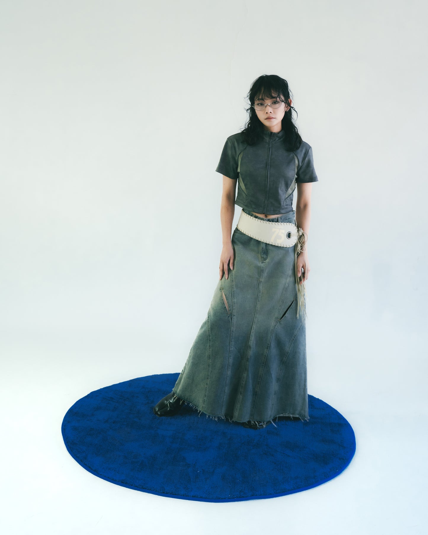 
                  
                    Twist Hole Denim Mermaid Skirt Light Indigo【L24-56LI】
                  
                