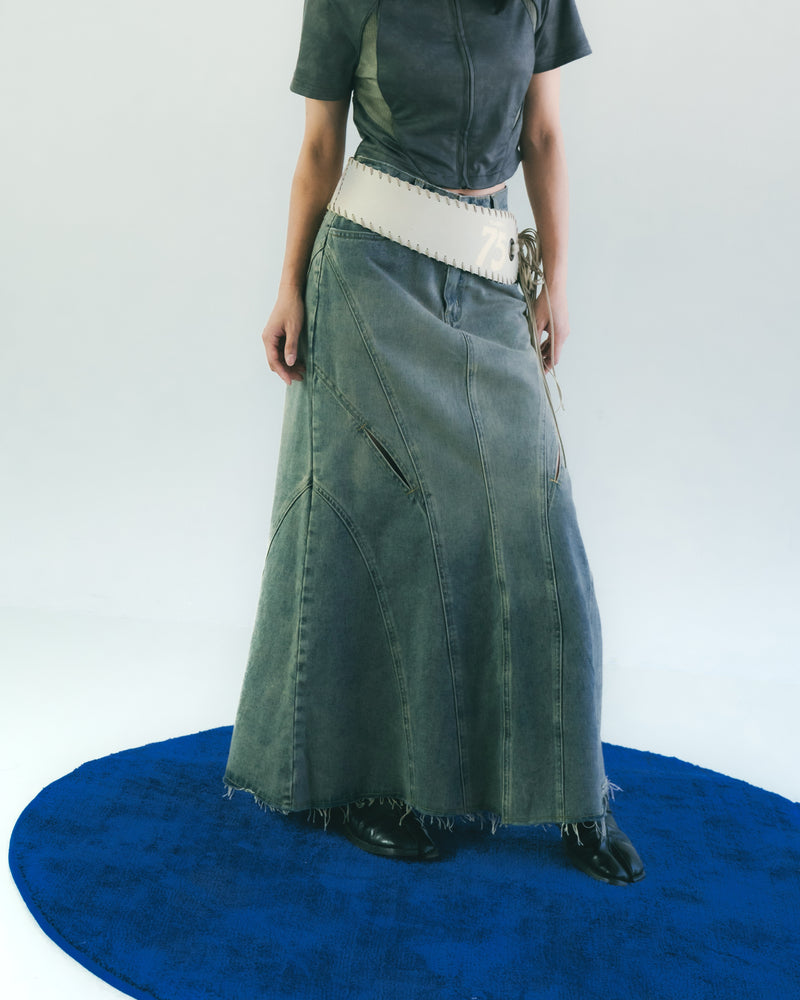 
                  
                    Twist Hole Denim Mermaid Skirt Light Indigo【L24-56LI】
                  
                