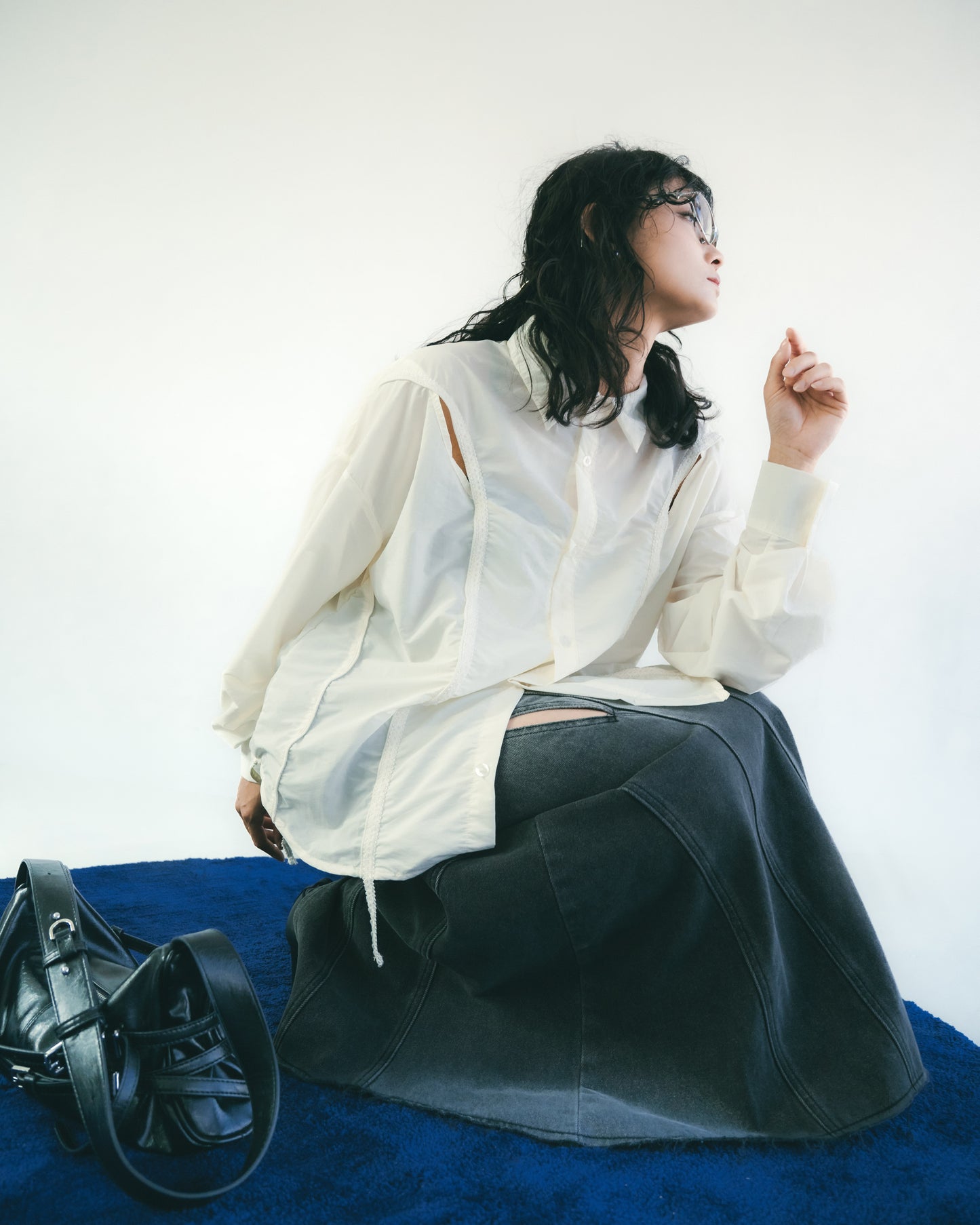 
                  
                    Twist Hole Denim Mermaid Skirt Charcoal【L24-56CH】
                  
                