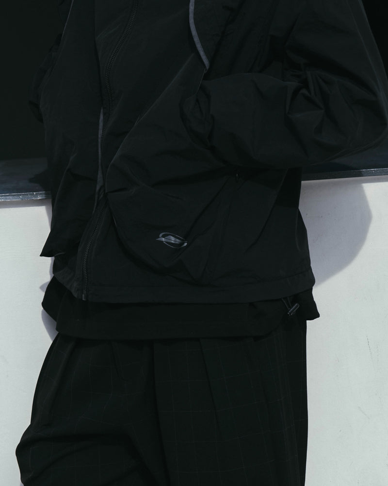 
                  
                    Paneled Lightweight Hooded Jacket Black【L25-39BK】
                  
                