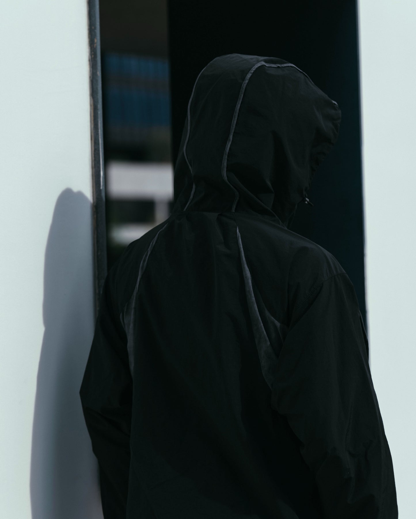 
                  
                    Paneled Lightweight Hooded Jacket Black【L25-39BK】
                  
                