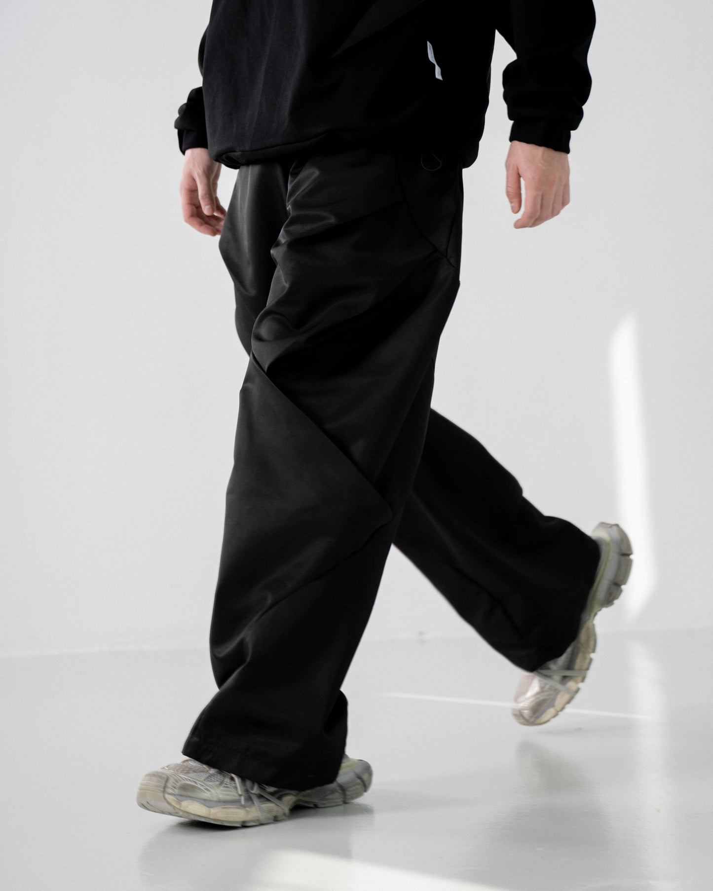 
                  
                    Pleats Trousers Black【M23-35BK】
                  
                