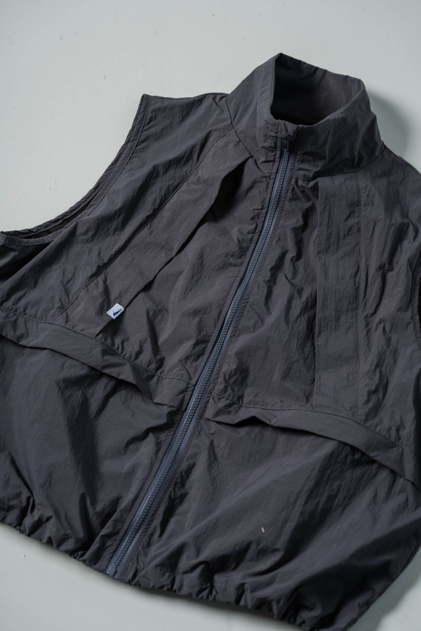 
                  
                    Tech Multi Vest Space Grey【M23-22SG】
                  
                