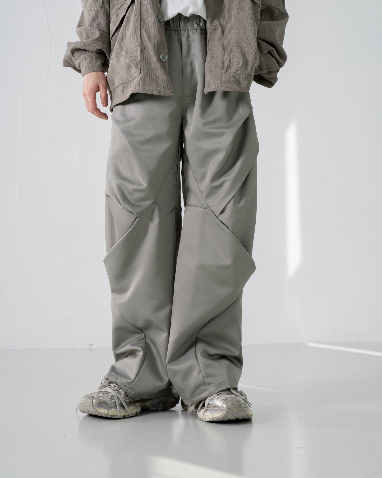 
                  
                    Pleats Trousers Khaki【M23-35KA】
                  
                