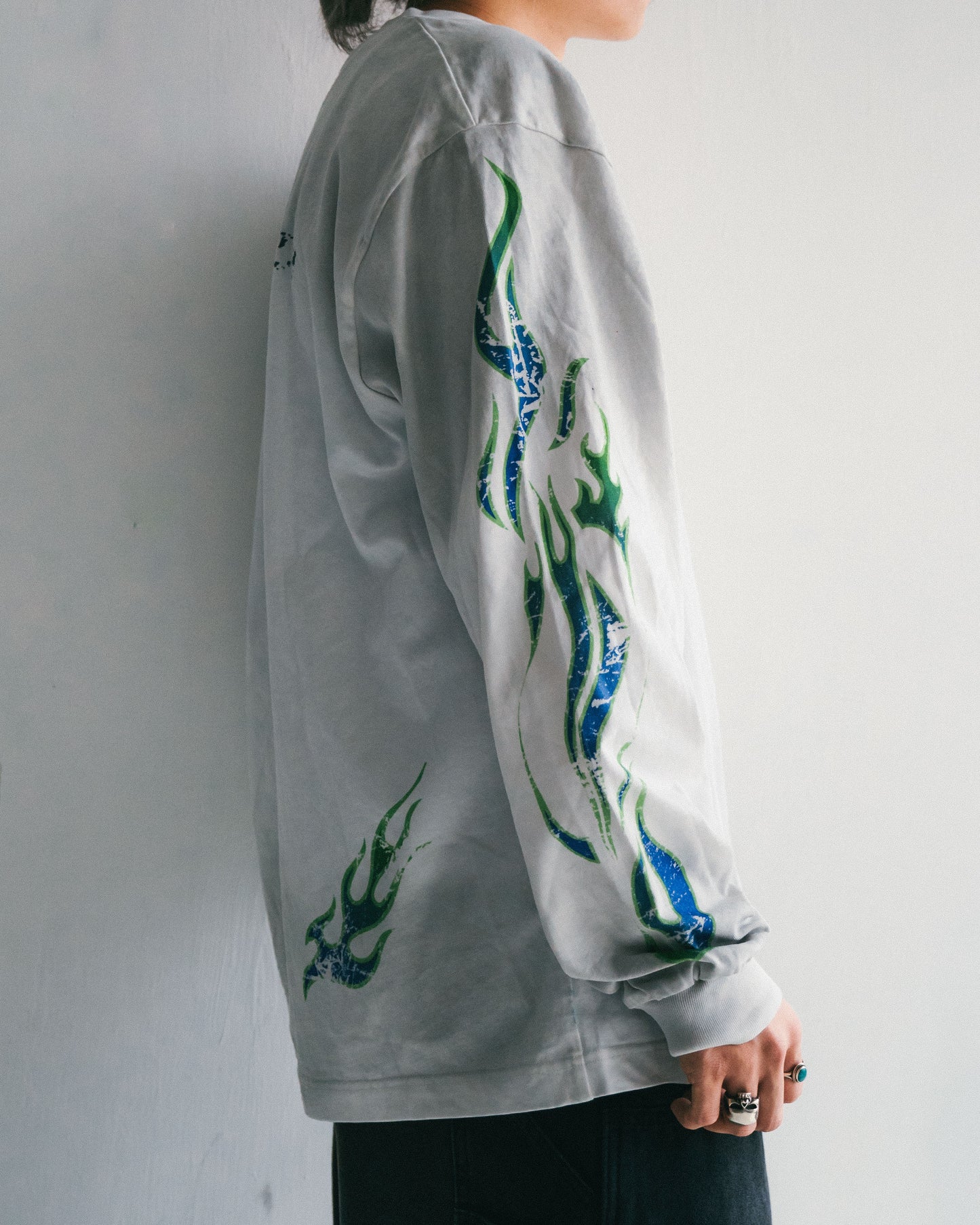 
                  
                    Faded Flame LS Greyish White【M24-T22GW】
                  
                