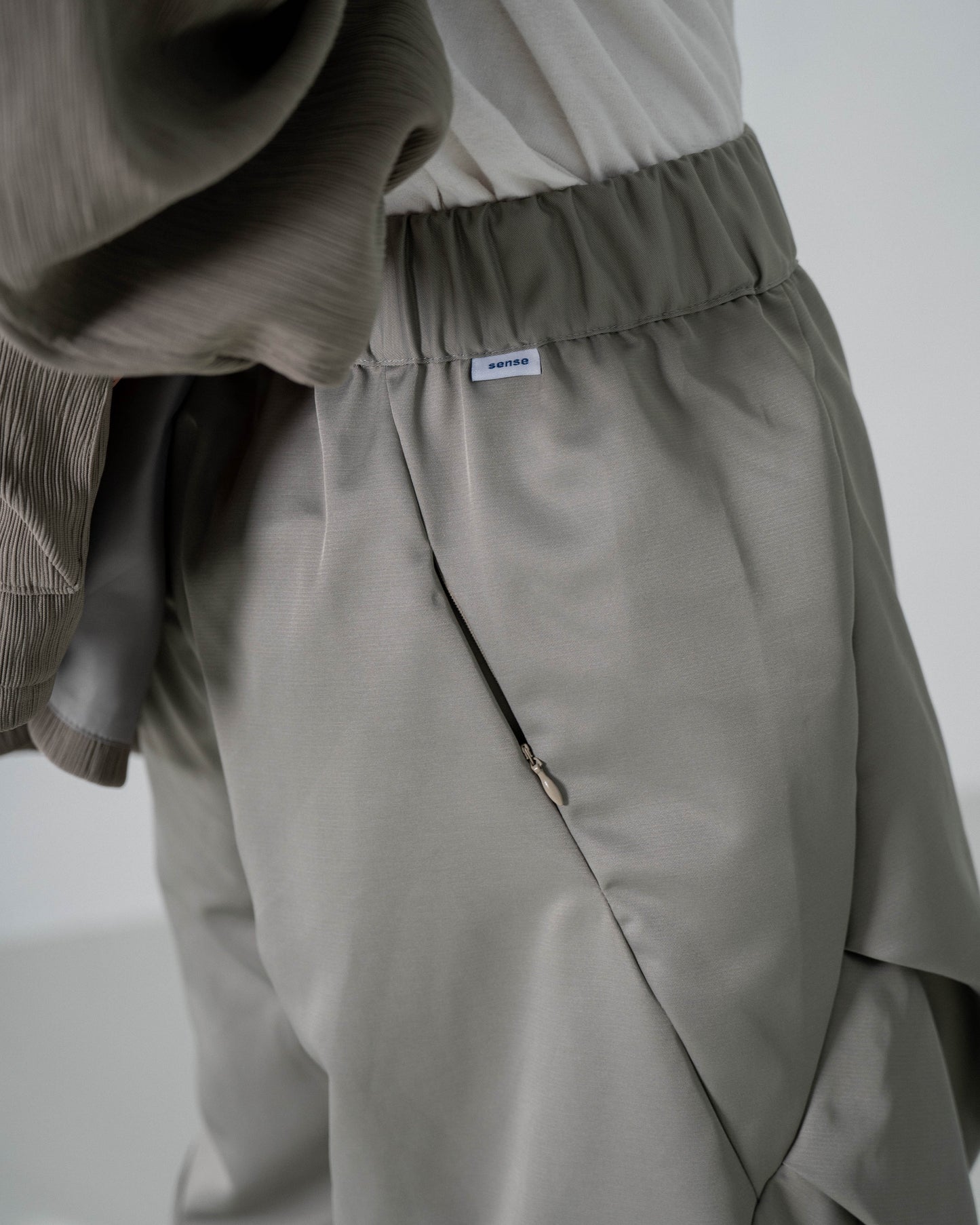 
                  
                    Pleats Trousers Khaki【M23-35KA】
                  
                