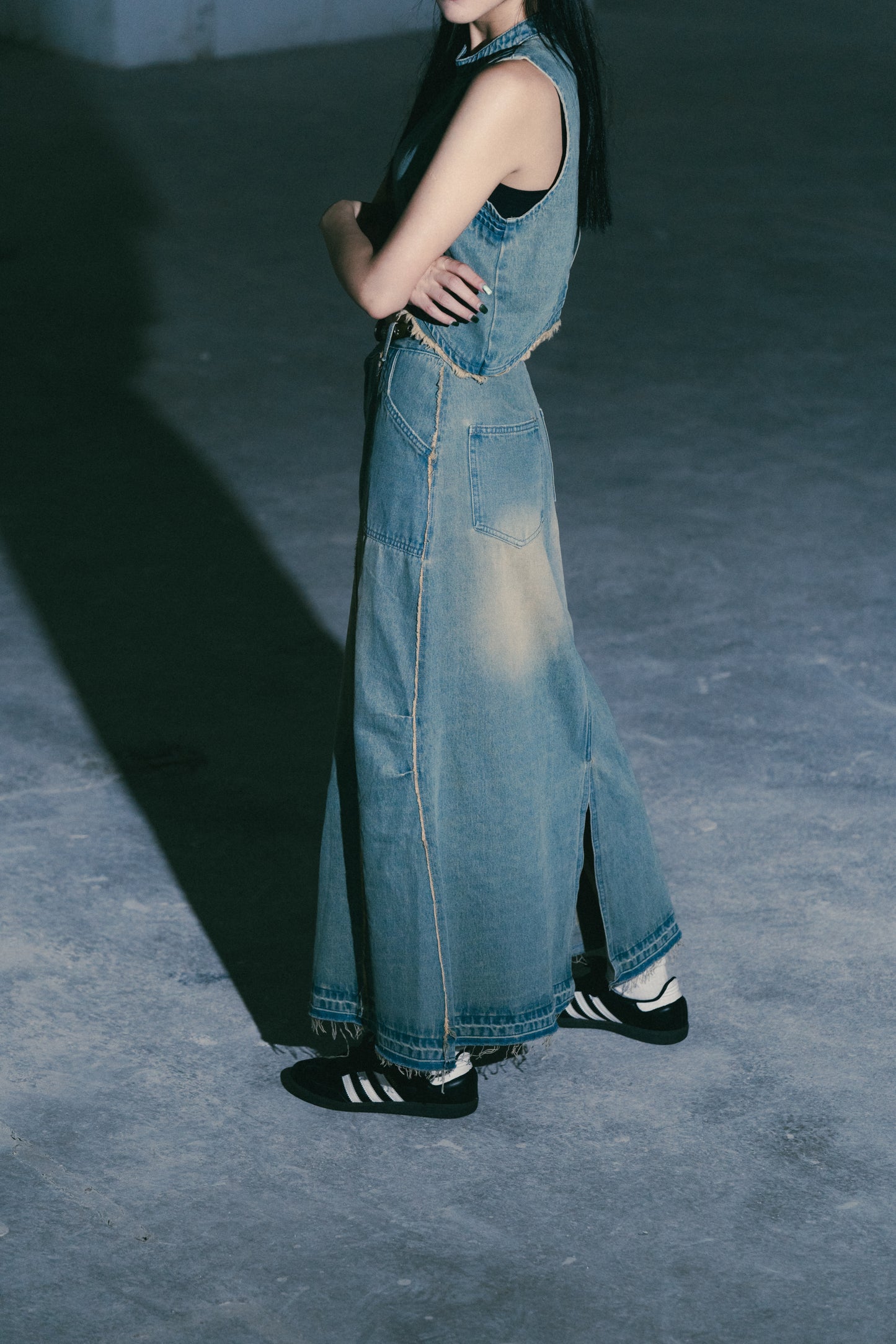 
                  
                    Damage Denim Full Skirts Light Indigo【L24-35IN】
                  
                