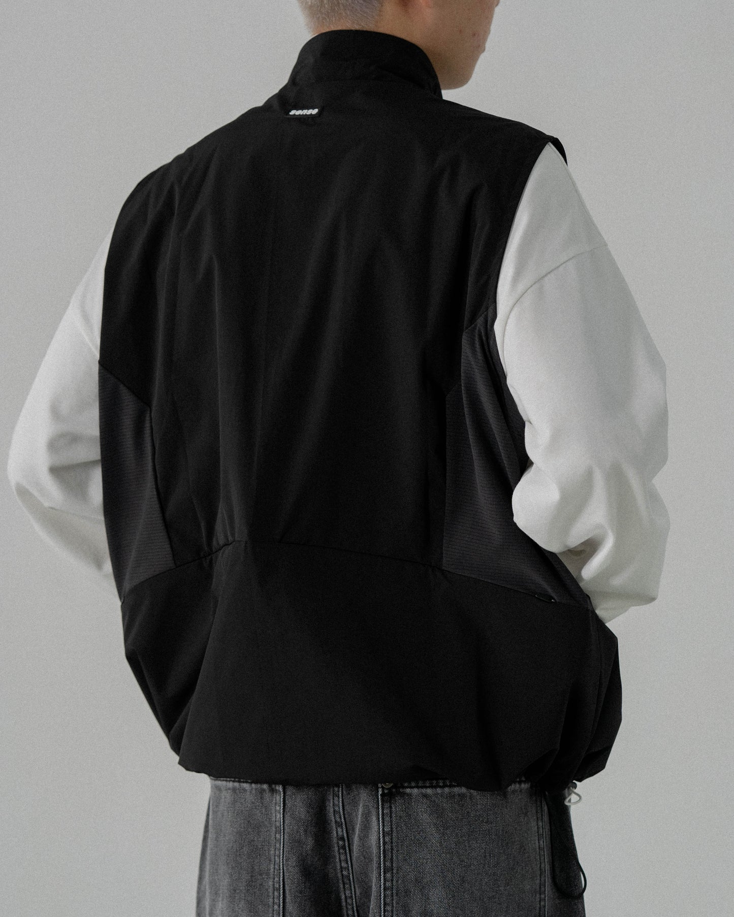 
                  
                    Tech Track Vest Black【M23-43BK】
                  
                