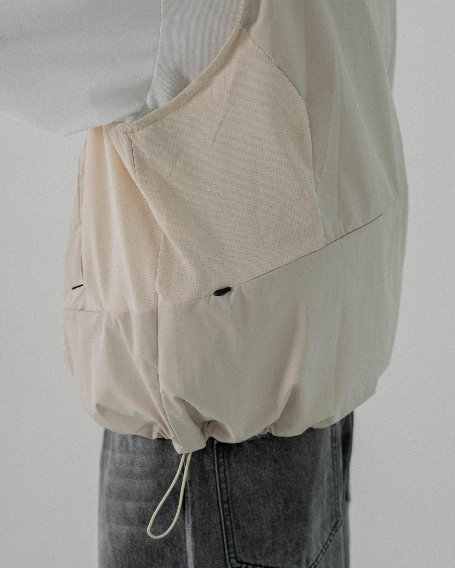
                  
                    Tech Track Vest Cream【M23-43CM】
                  
                
