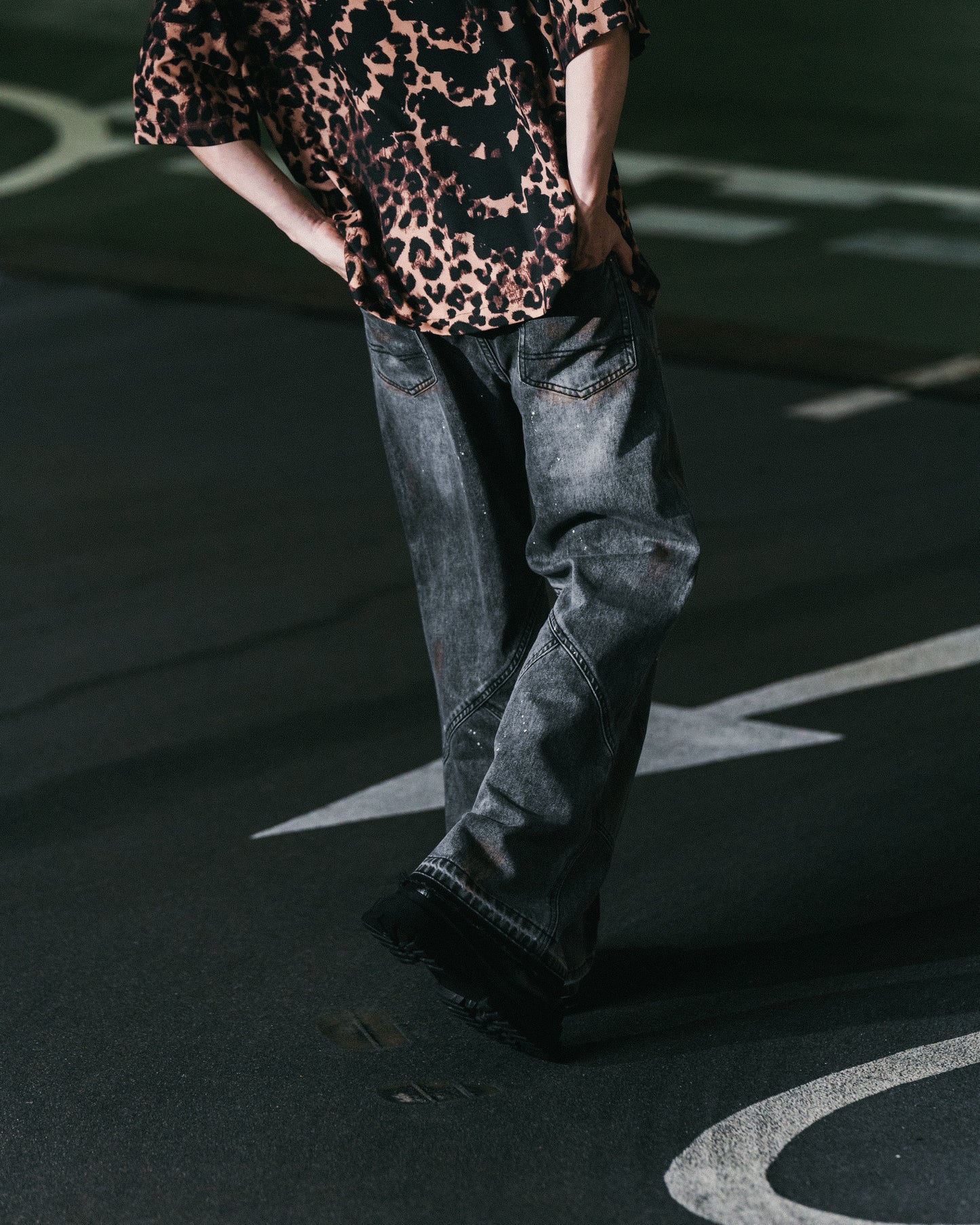 
                  
                    UNISEX Double Knee Bootcut And Flare Jeans Dark Grey【L24-26DG】
                  
                