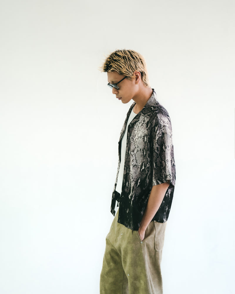 
                  
                    Snake Print With Flame Shirt Cream【M25-19CM】
                  
                