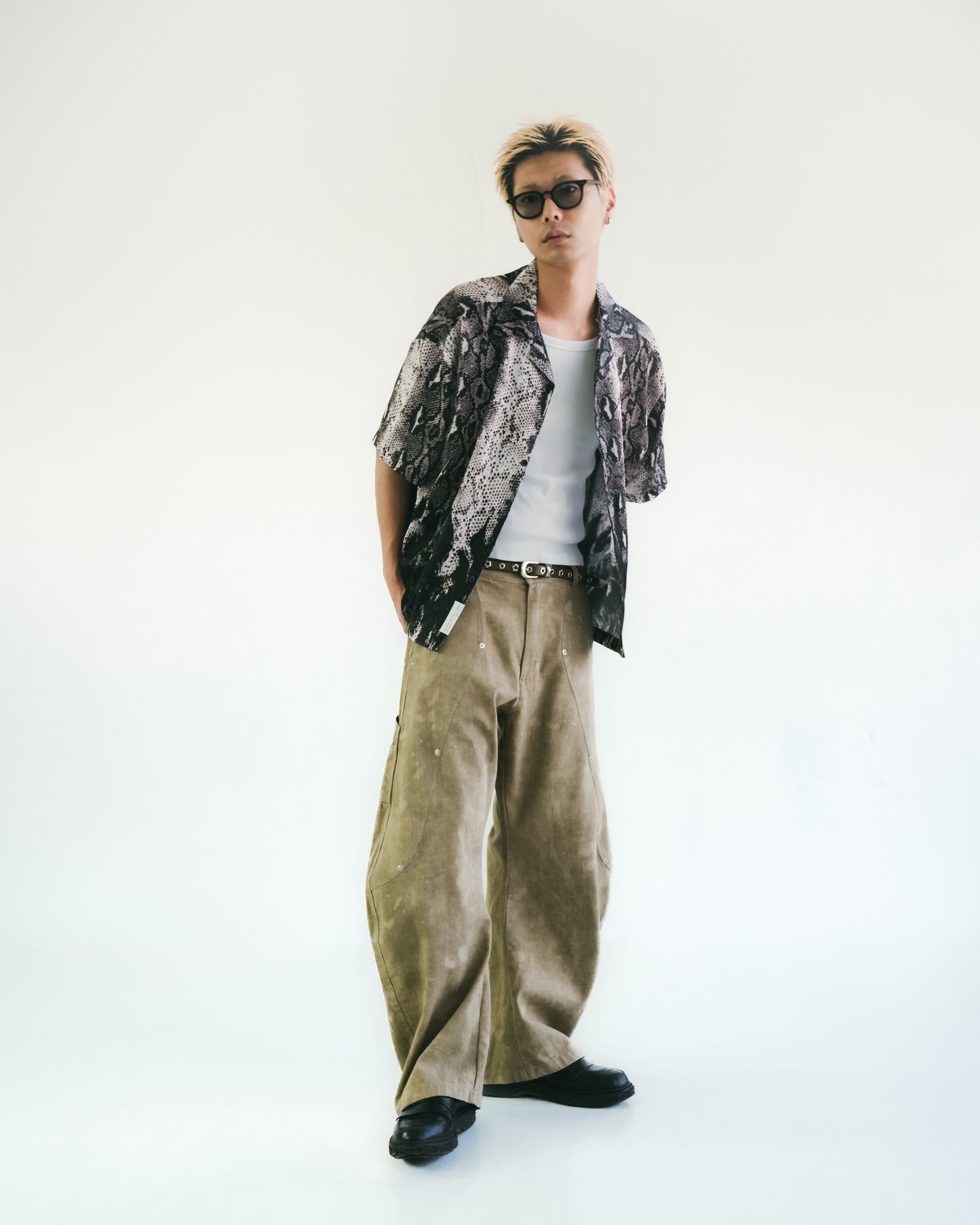 
                  
                    Curved Leg Trousers Tan【M25-30TAN】
                  
                