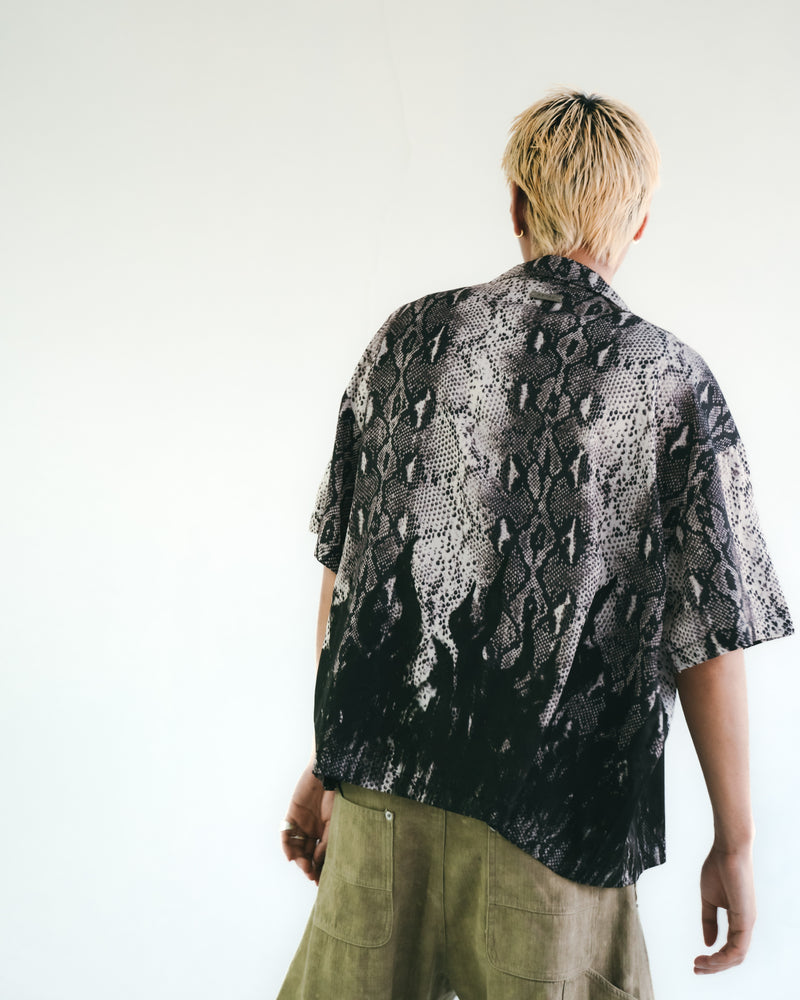 
                  
                    Snake Print With Flame Shirt Cream【M25-19CM】
                  
                