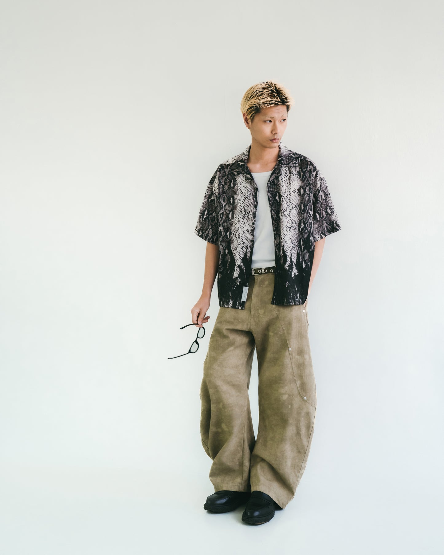 
                  
                    Snake Print With Flame Shirt Cream【M25-19CM】
                  
                