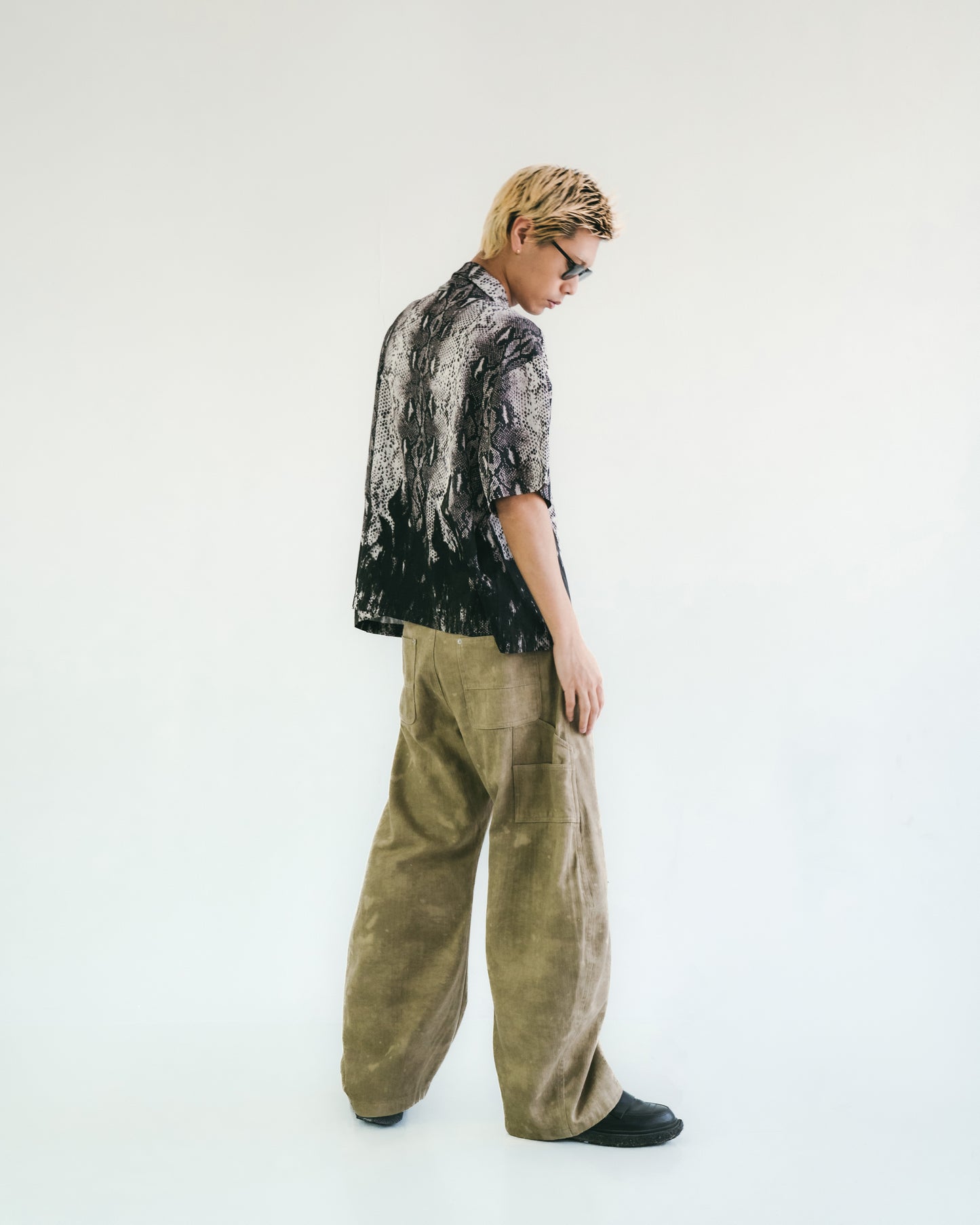 
                  
                    Curved Leg Trousers Tan【M25-30TAN】
                  
                