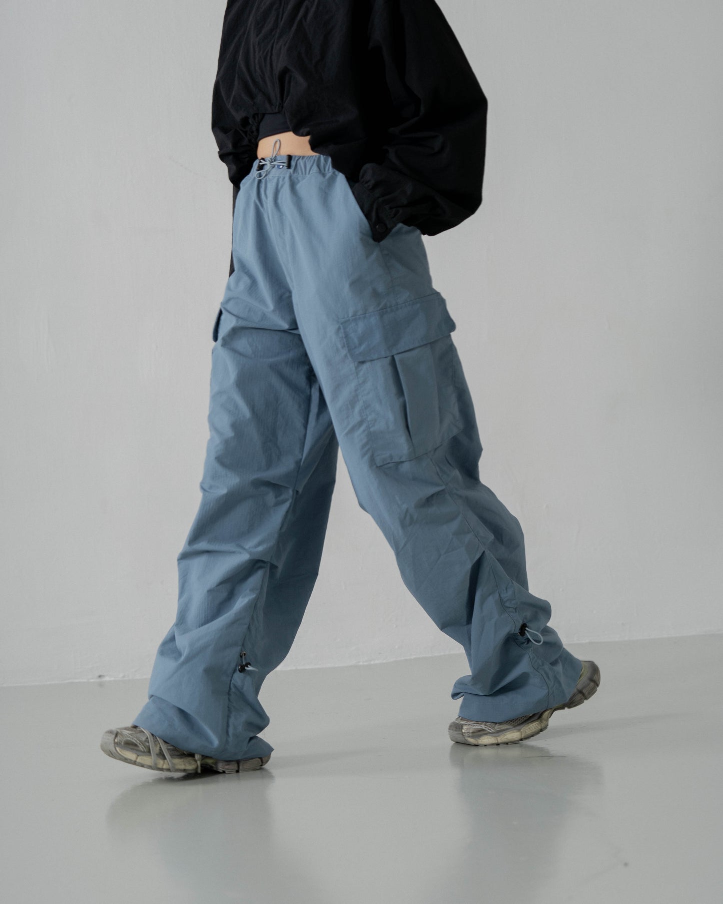 
                  
                    Wide Cut Parachute Cargo Pants Steel Blue【L23-38SB】
                  
                
