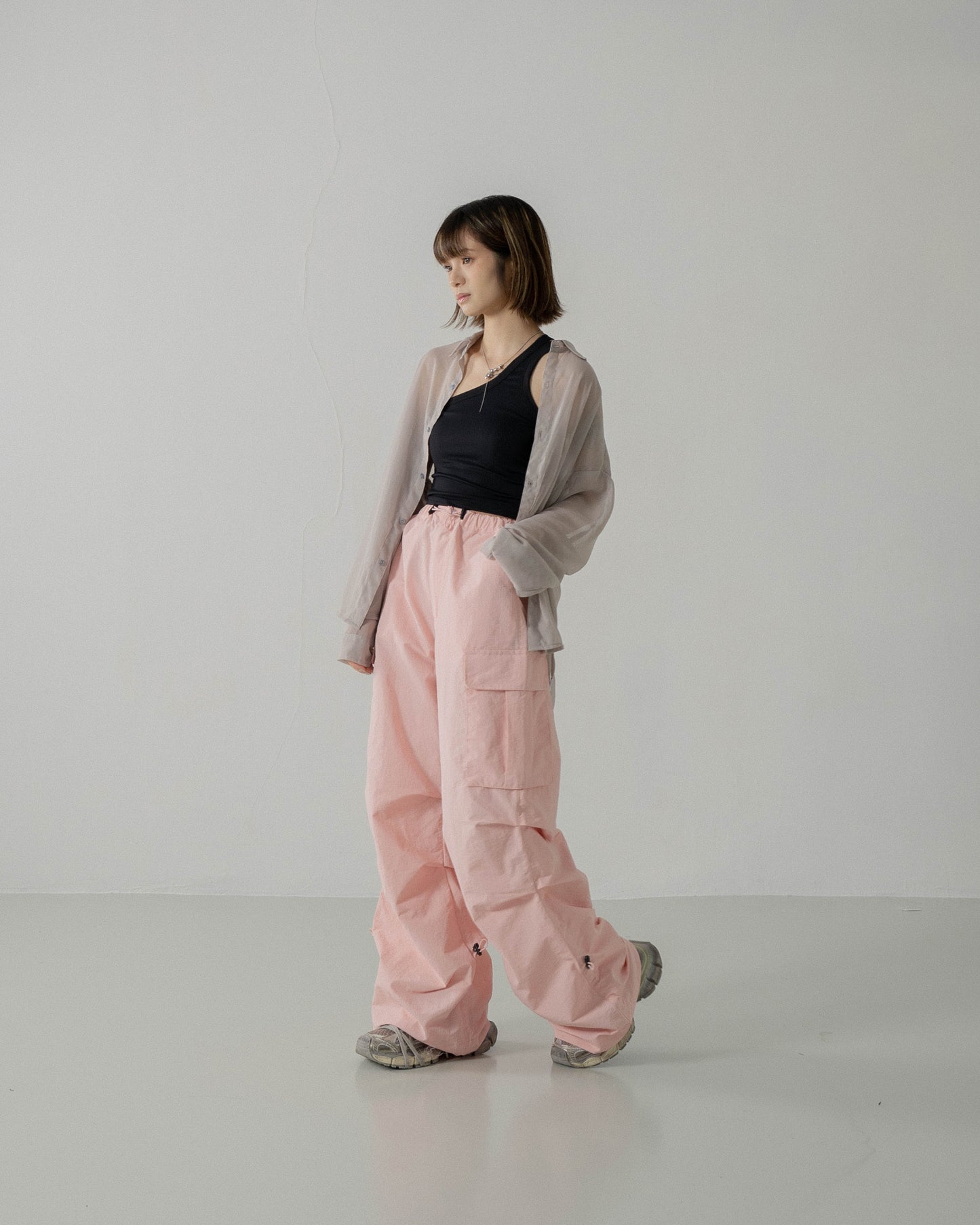 
                  
                    Wide Cut Parachute Cargo Pants Crepe Pink【L23-38CP】
                  
                