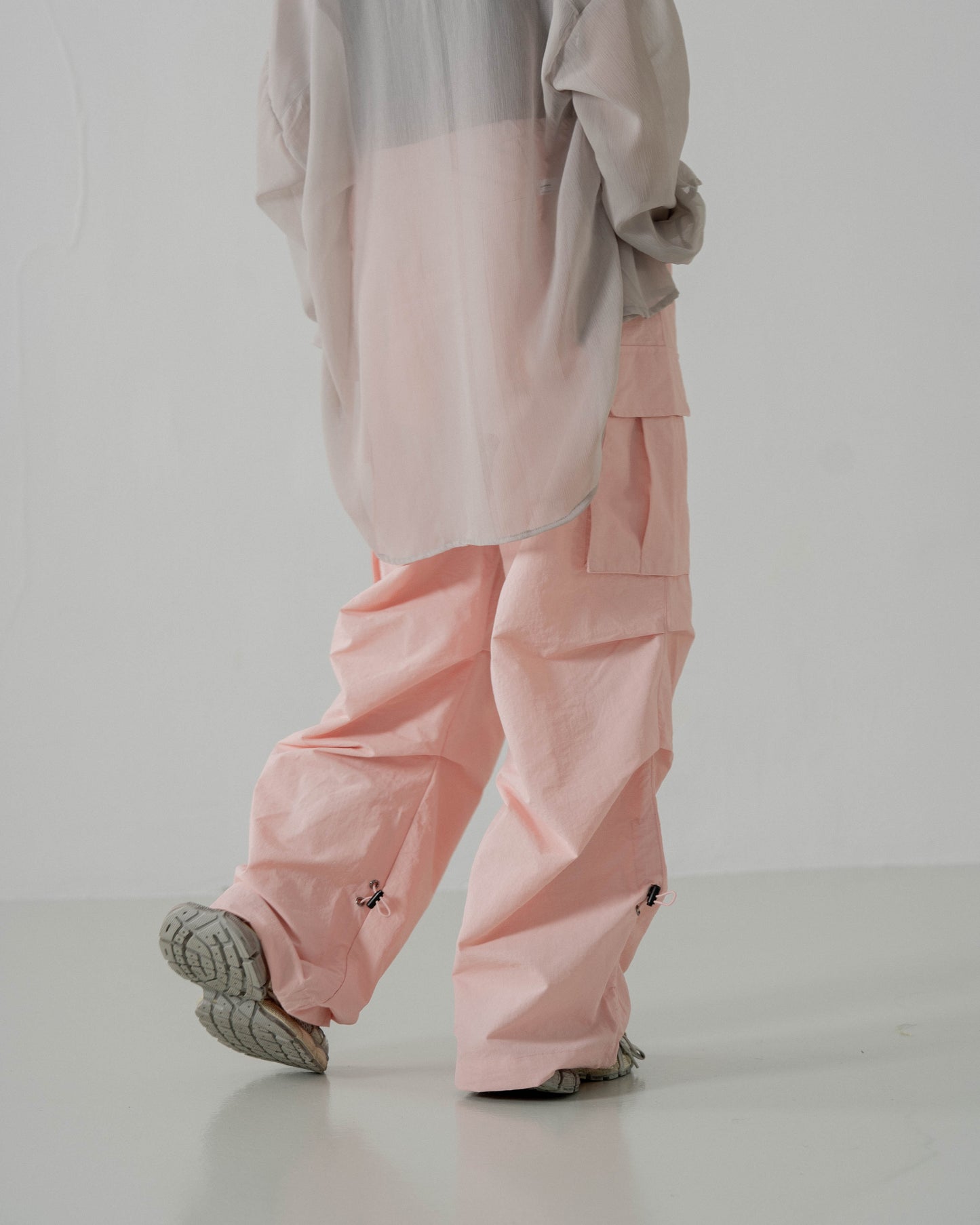 
                  
                    Wide Cut Parachute Cargo Pants Crepe Pink【L23-38CP】
                  
                