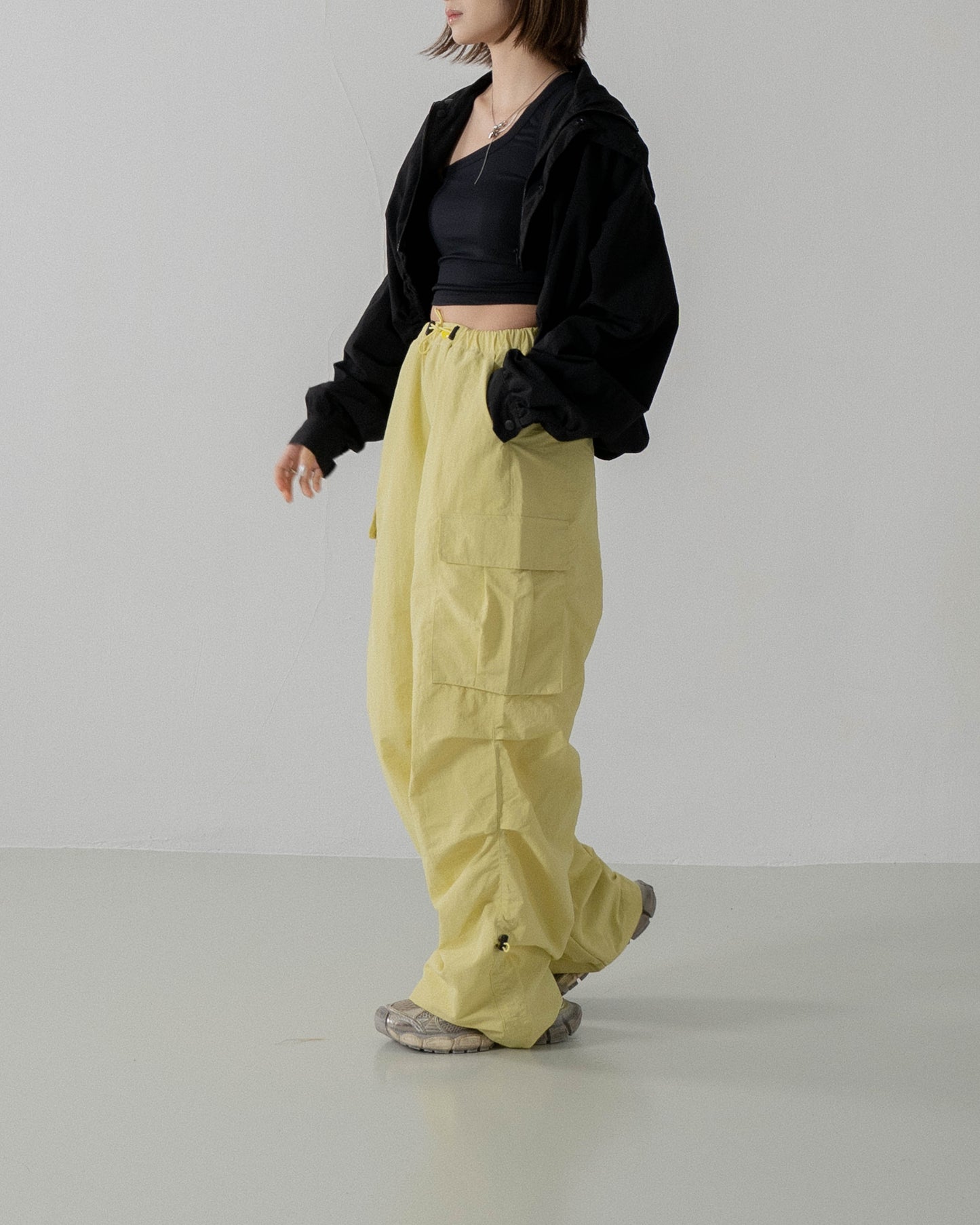 
                  
                    Wide Cut Parachute Cargo Pants Lime Green【L23-38LG】
                  
                