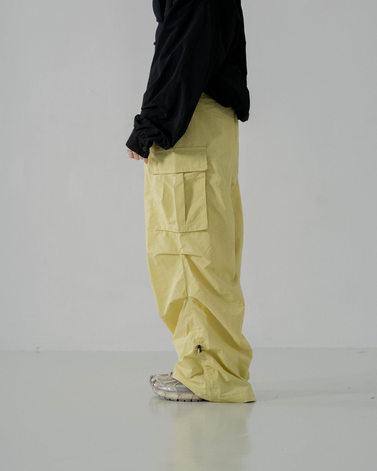 
                  
                    Wide Cut Parachute Cargo Pants Lime Green【L23-38LG】
                  
                