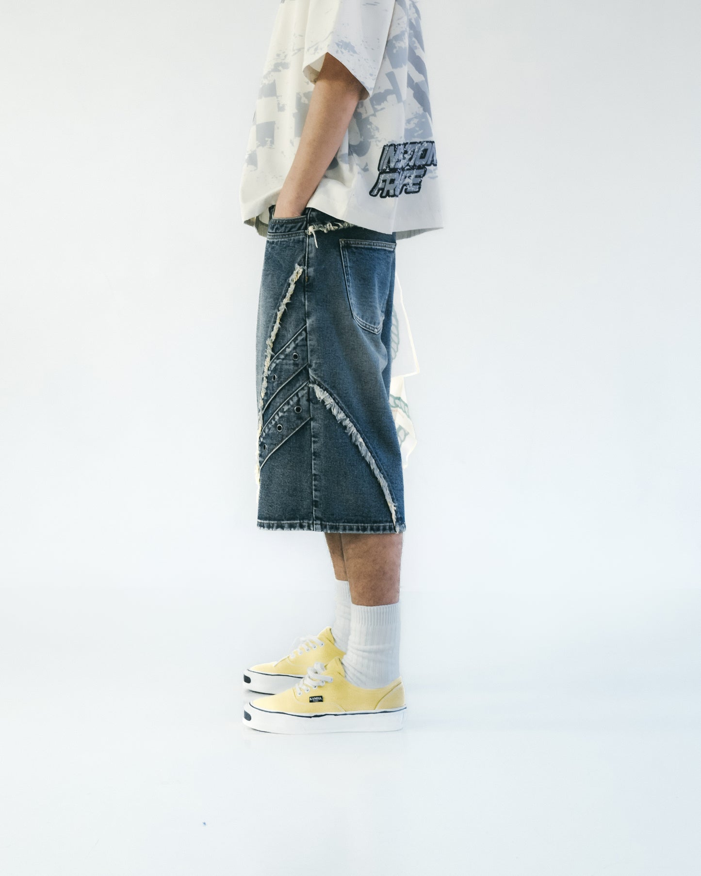 
                  
                    Twist Seam Carpi Pants Indigo【M25-25IN】
                  
                