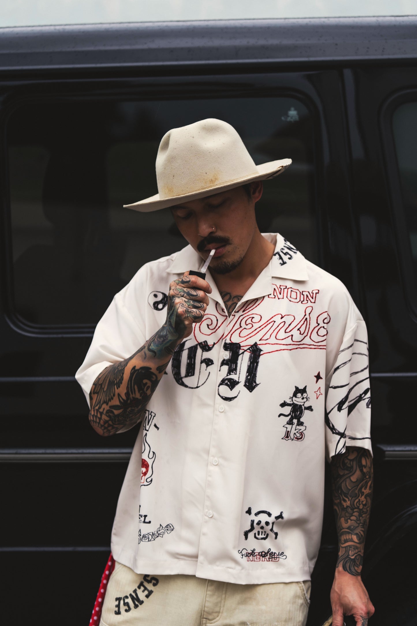 
                  
                    Graffiti Sketch Camp Shirt Ivory【Nonsense-05IY】
                  
                