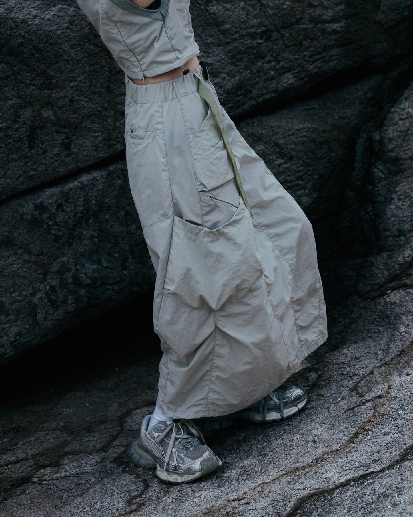 
                  
                    octo gambol x sense Fissure Technical Skirts Ivory【S25-OS-WSIY】
                  
                