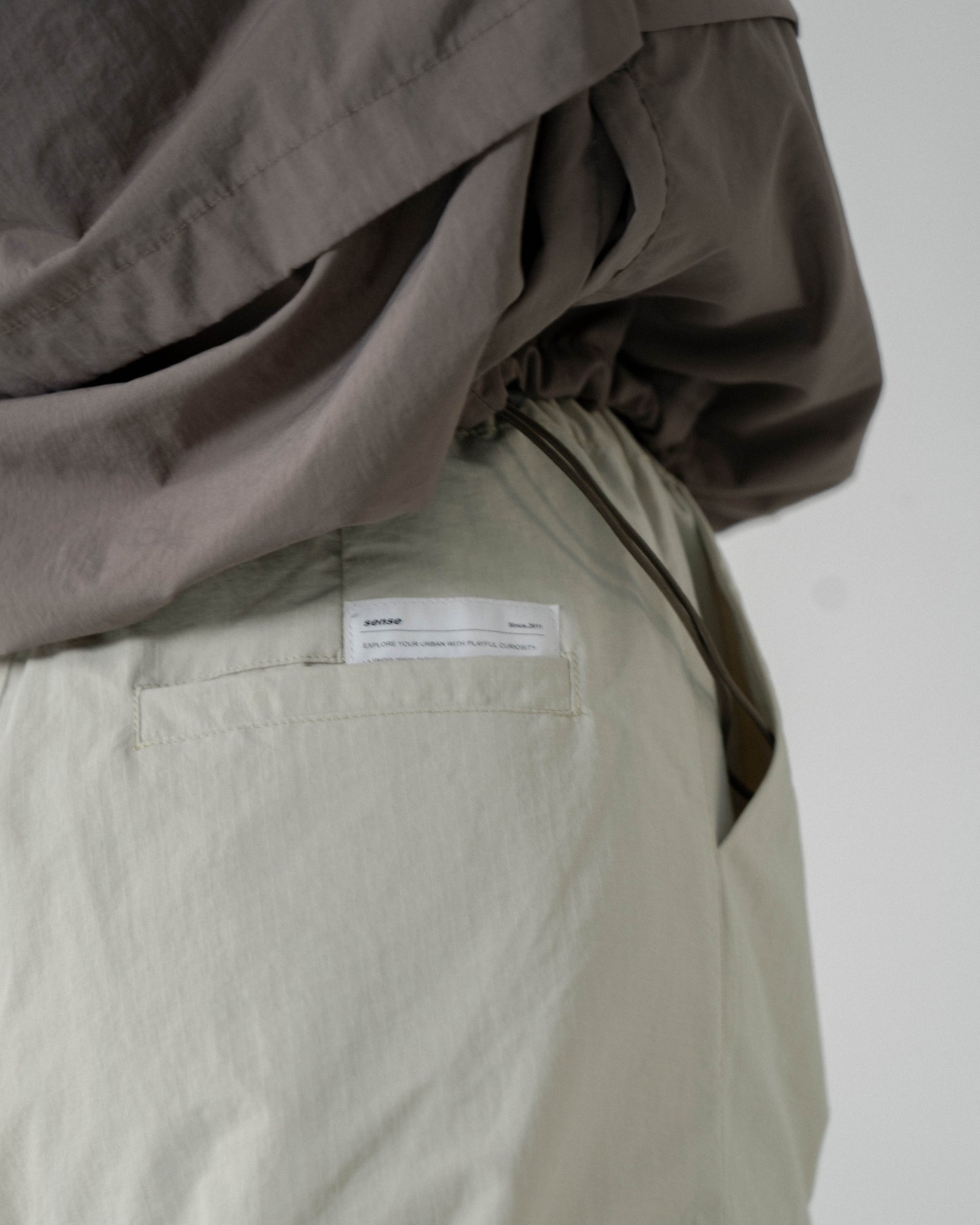 
                  
                    Wide Cut Parachute Cargo Pants Ivory【L23-38Iv】
                  
                