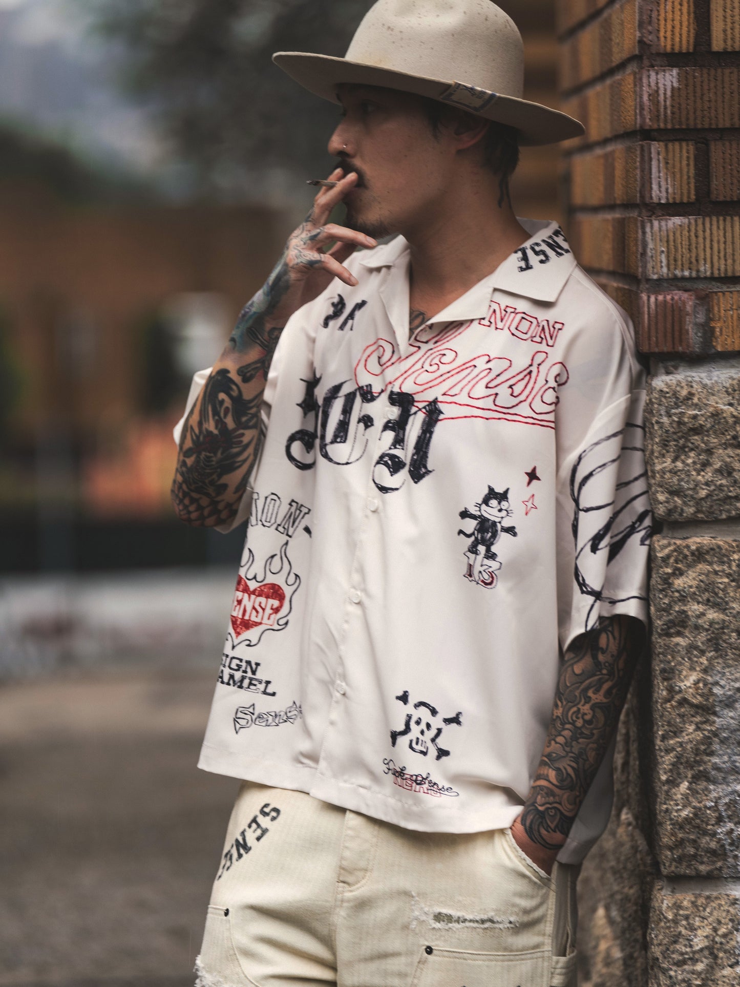
                  
                    Graffiti Sketch Camp Shirt Ivory【Nonsense-05IY】
                  
                