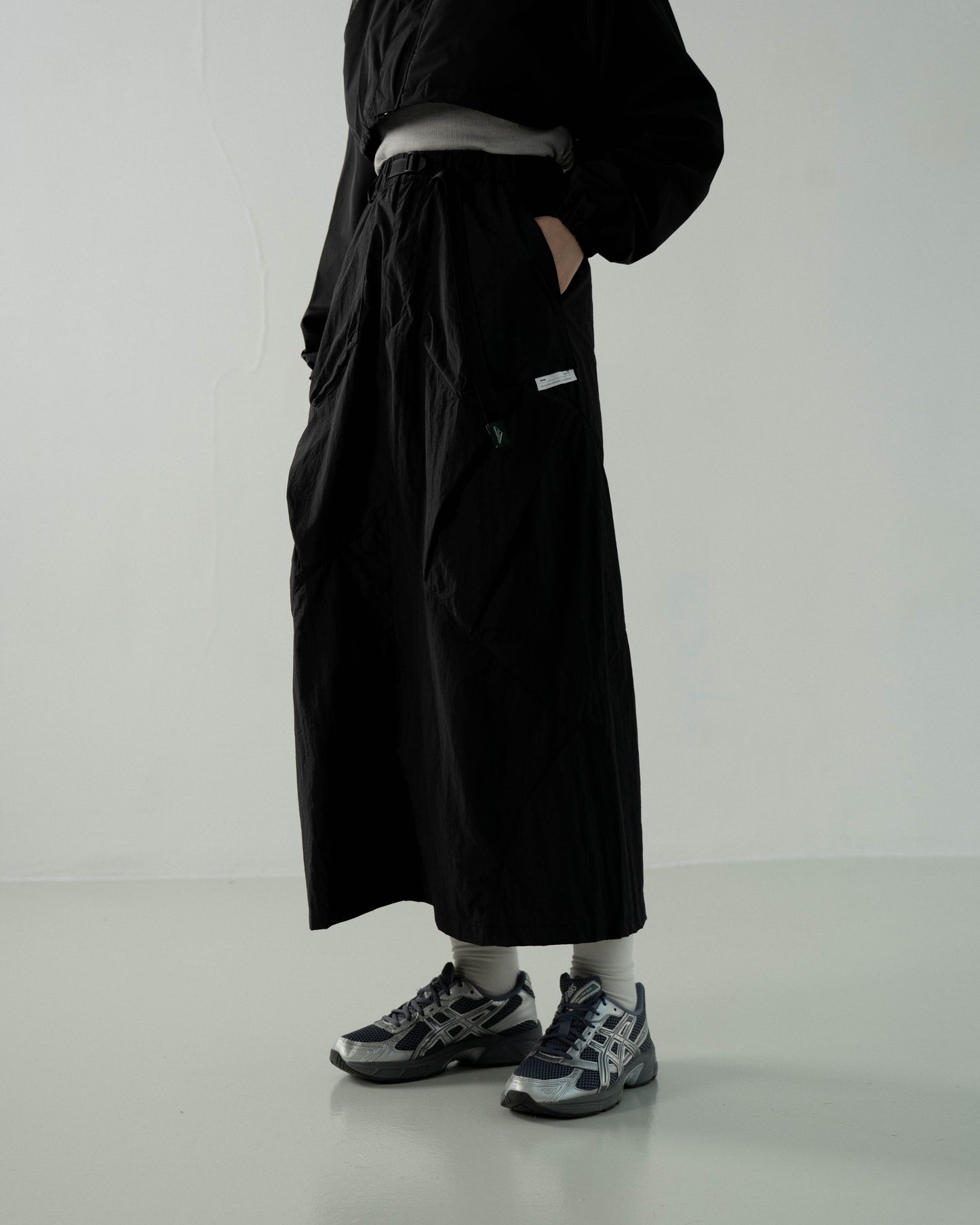 
                  
                    Parachute Straight Skirt Black【L23-27BK】
                  
                
