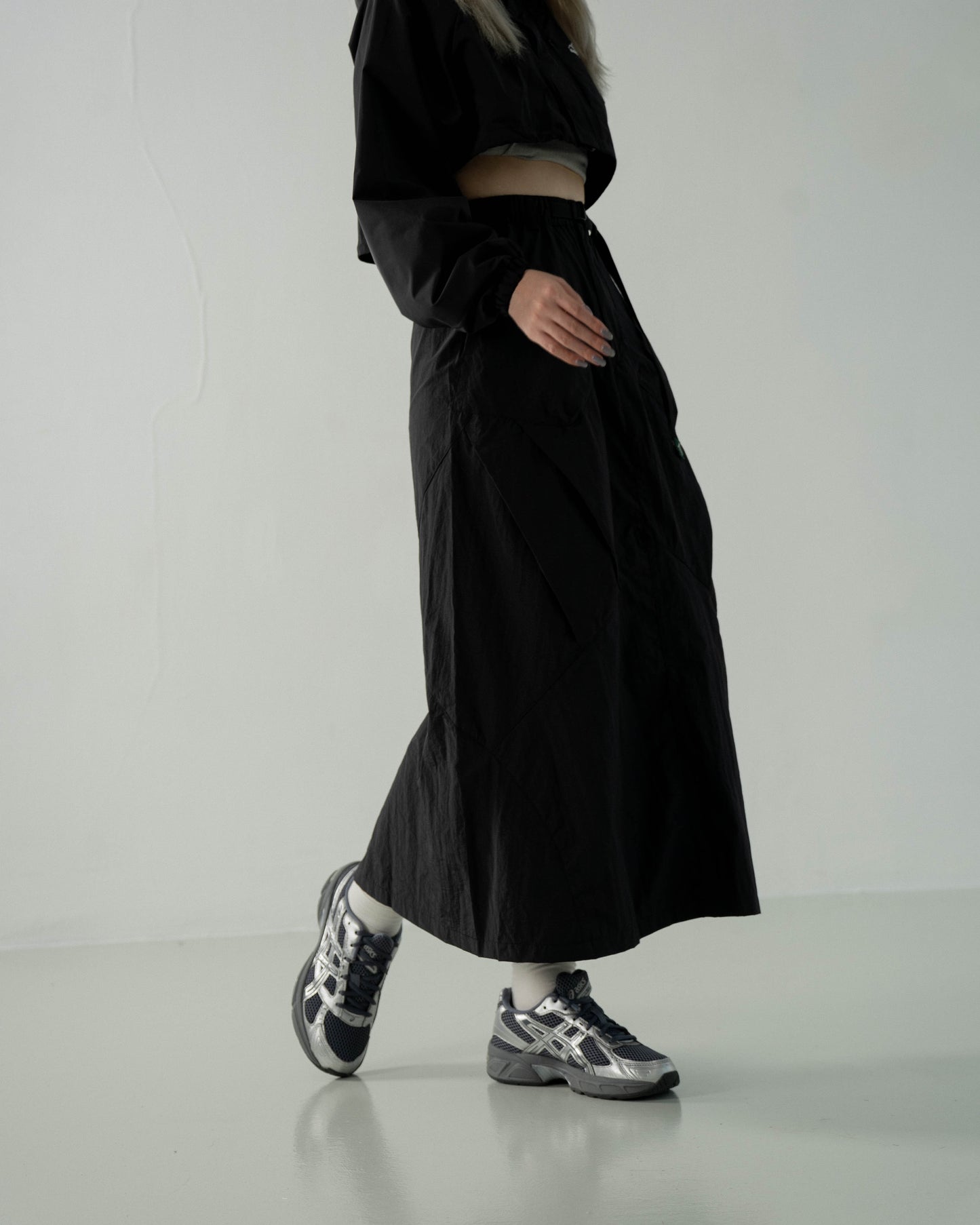 
                  
                    Parachute Straight Skirt Black【L23-27BK】
                  
                