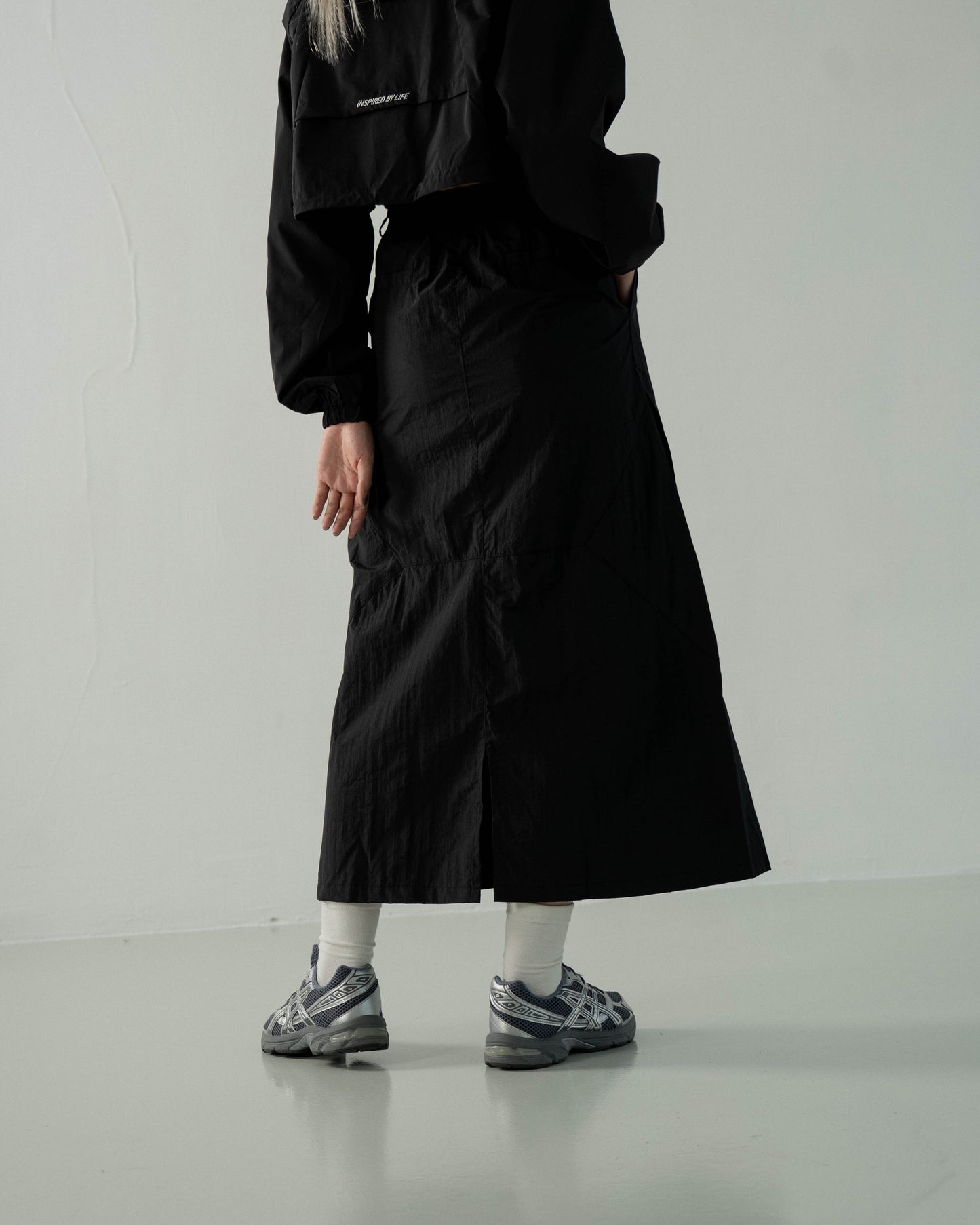 
                  
                    Parachute Straight Skirt Black【L23-27BK】
                  
                