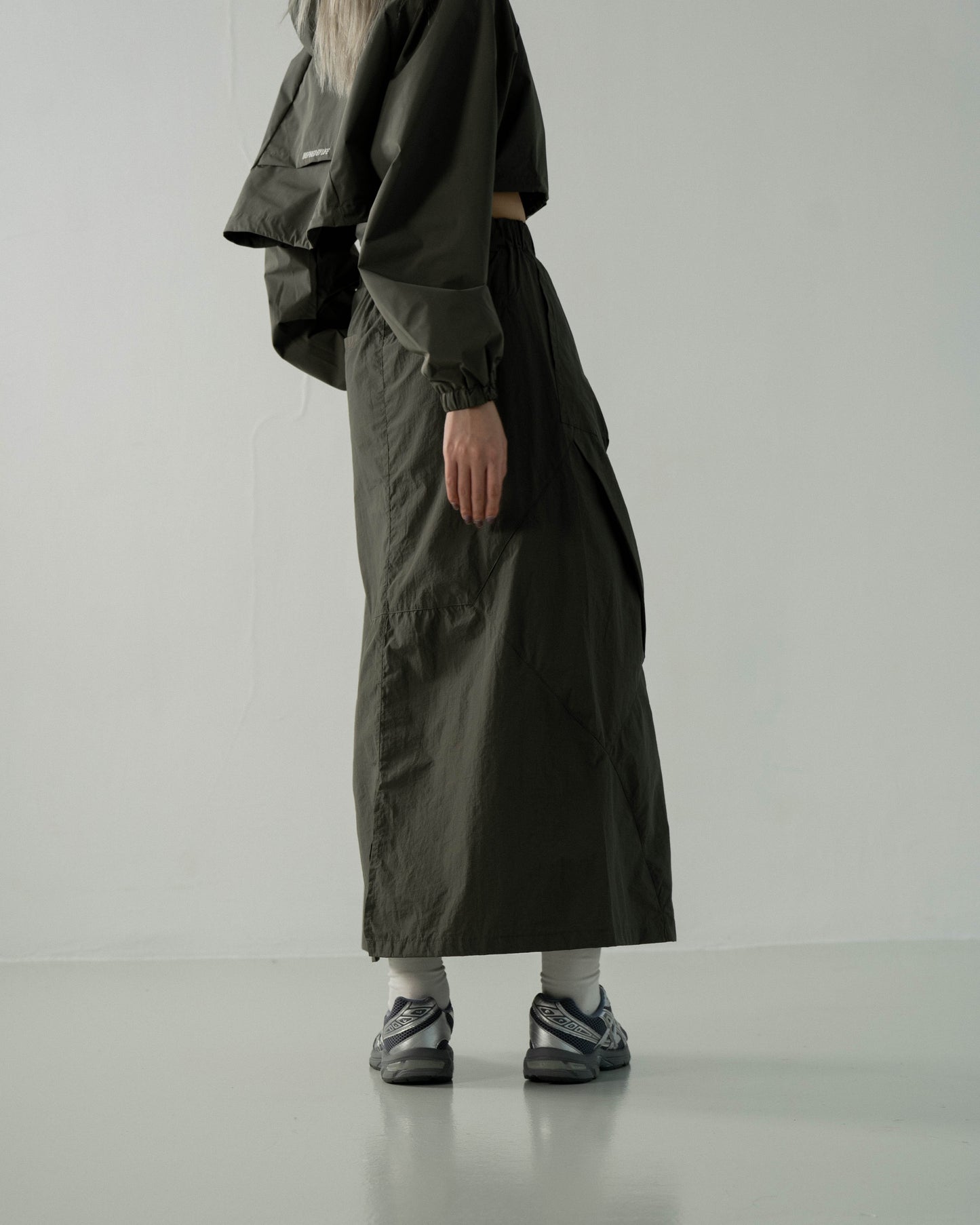
                  
                    Parachute Straight Skirt Green【L23-27GN】
                  
                