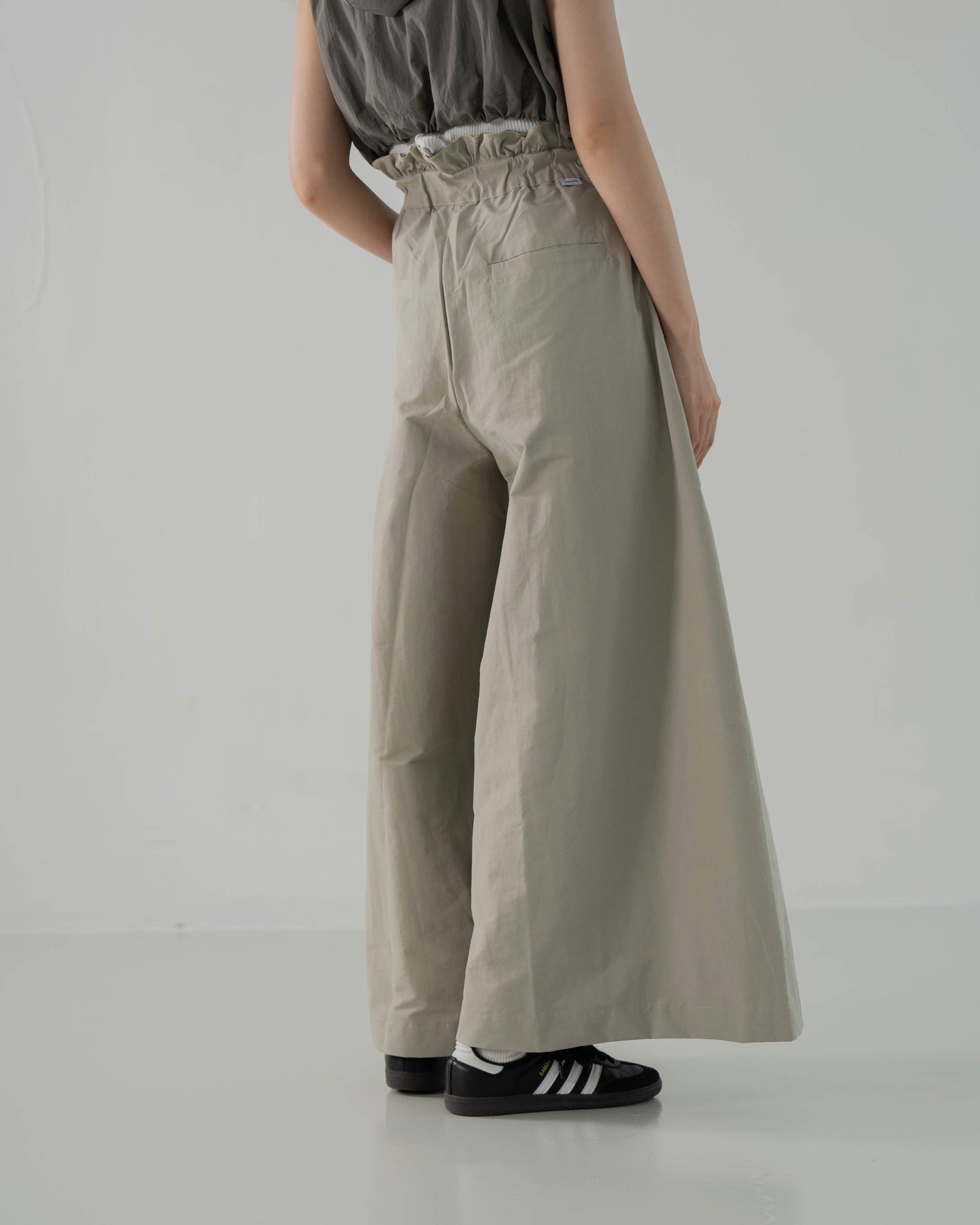 
                  
                    Waffle High Waist Pants Khaki【L23-11KA】
                  
                