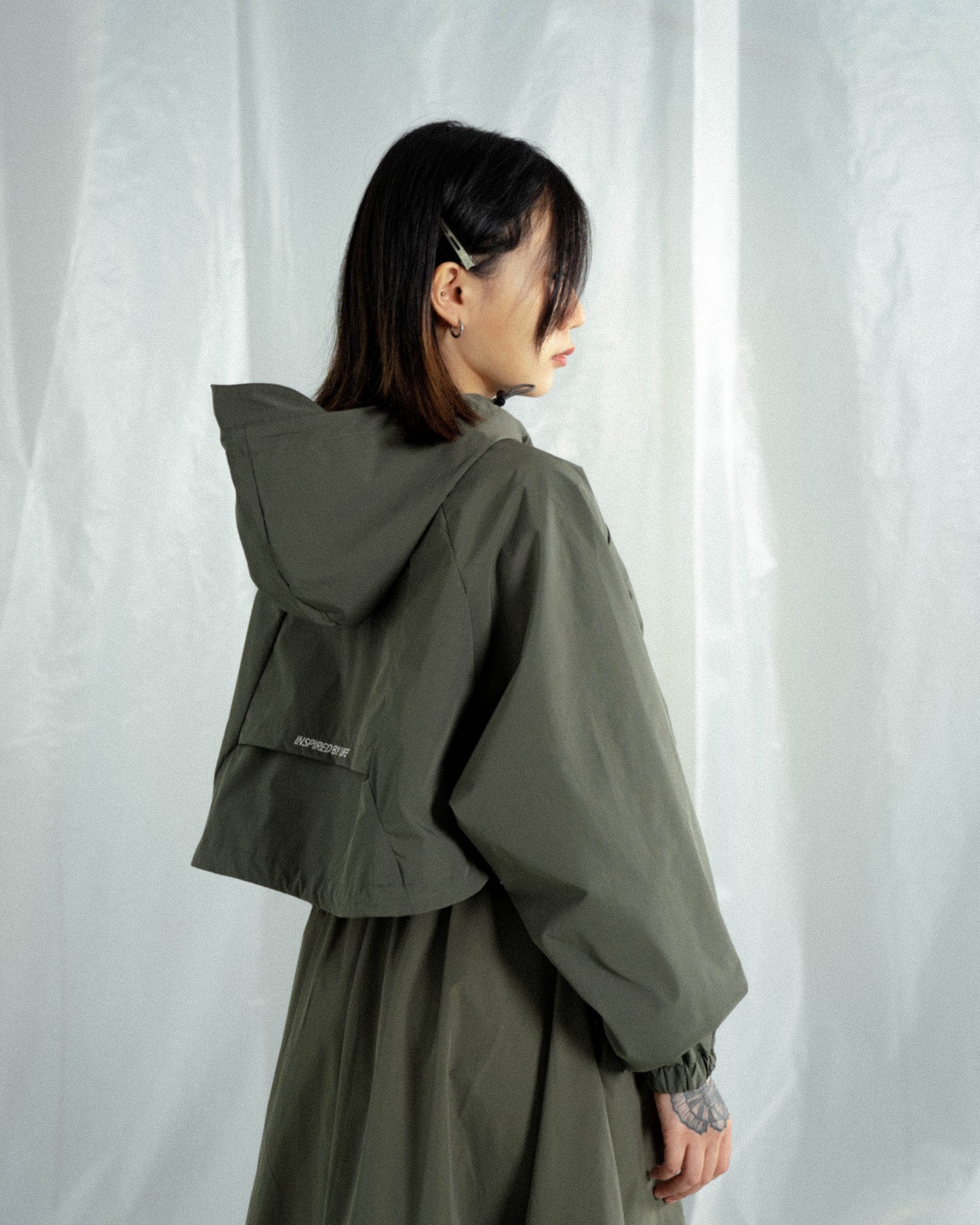 
                  
                    Cropped Hooded Jacket Olive 【L23-37OL】
                  
                