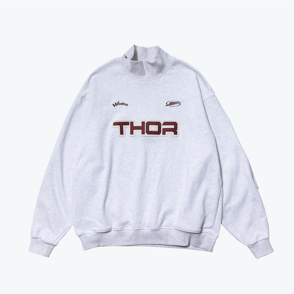 
                  
                    Thor x WODEN x sense Mockneck Logo Sweatshirt【SWT-M01GY】
                  
                