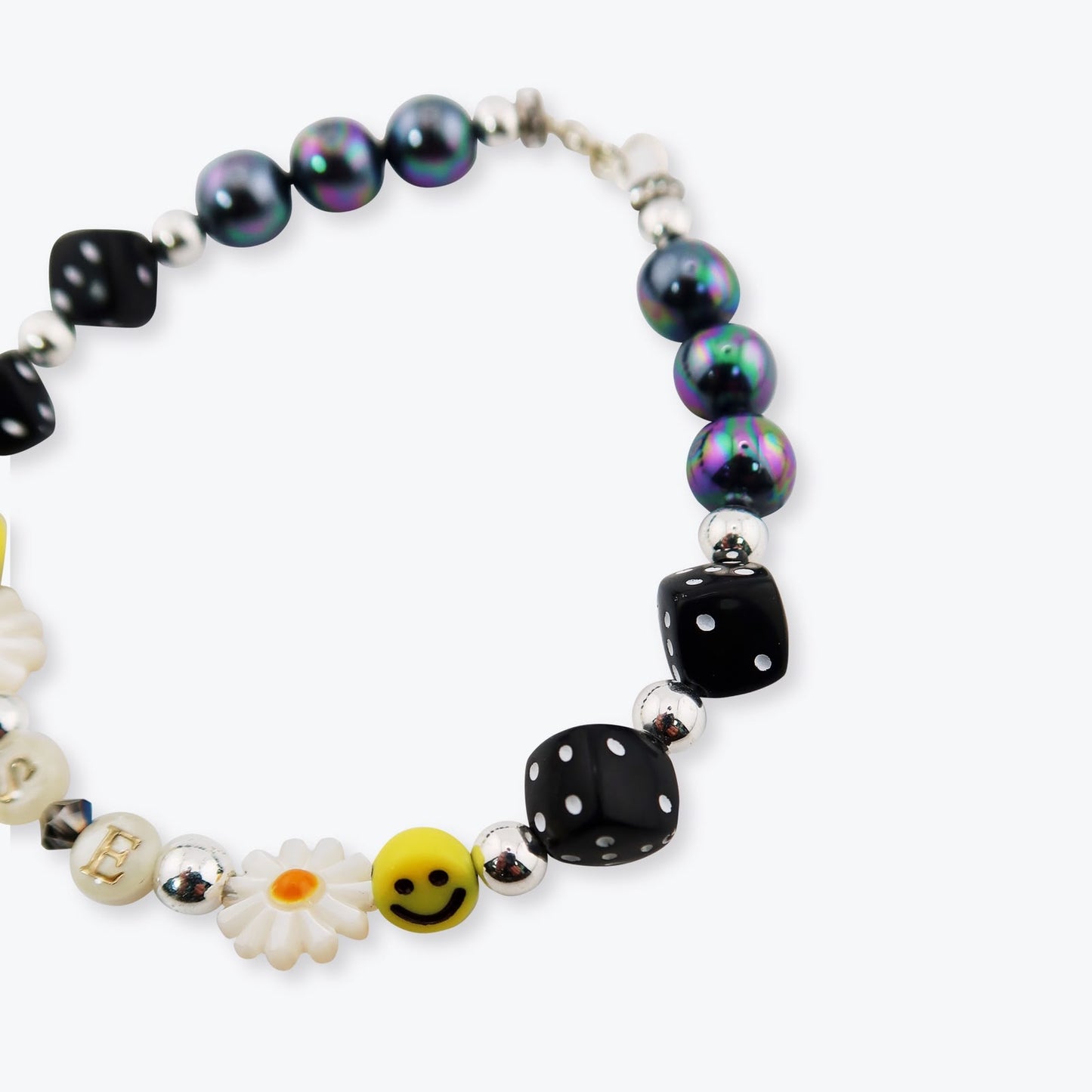 
                  
                    Tow Flowers With Smile Face S.E Dice Bracelet【SFX-004-BKX】
                  
                