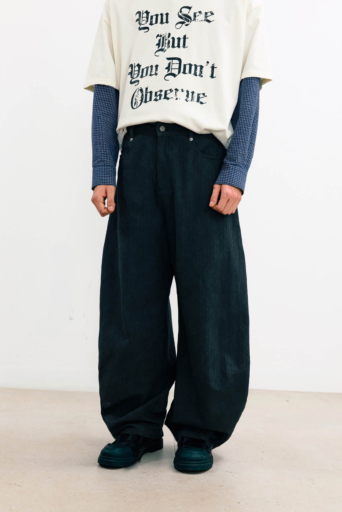 
                  
                    Embroidered Barrel Leg Pants Charcoal【L26-10CH】
                  
                